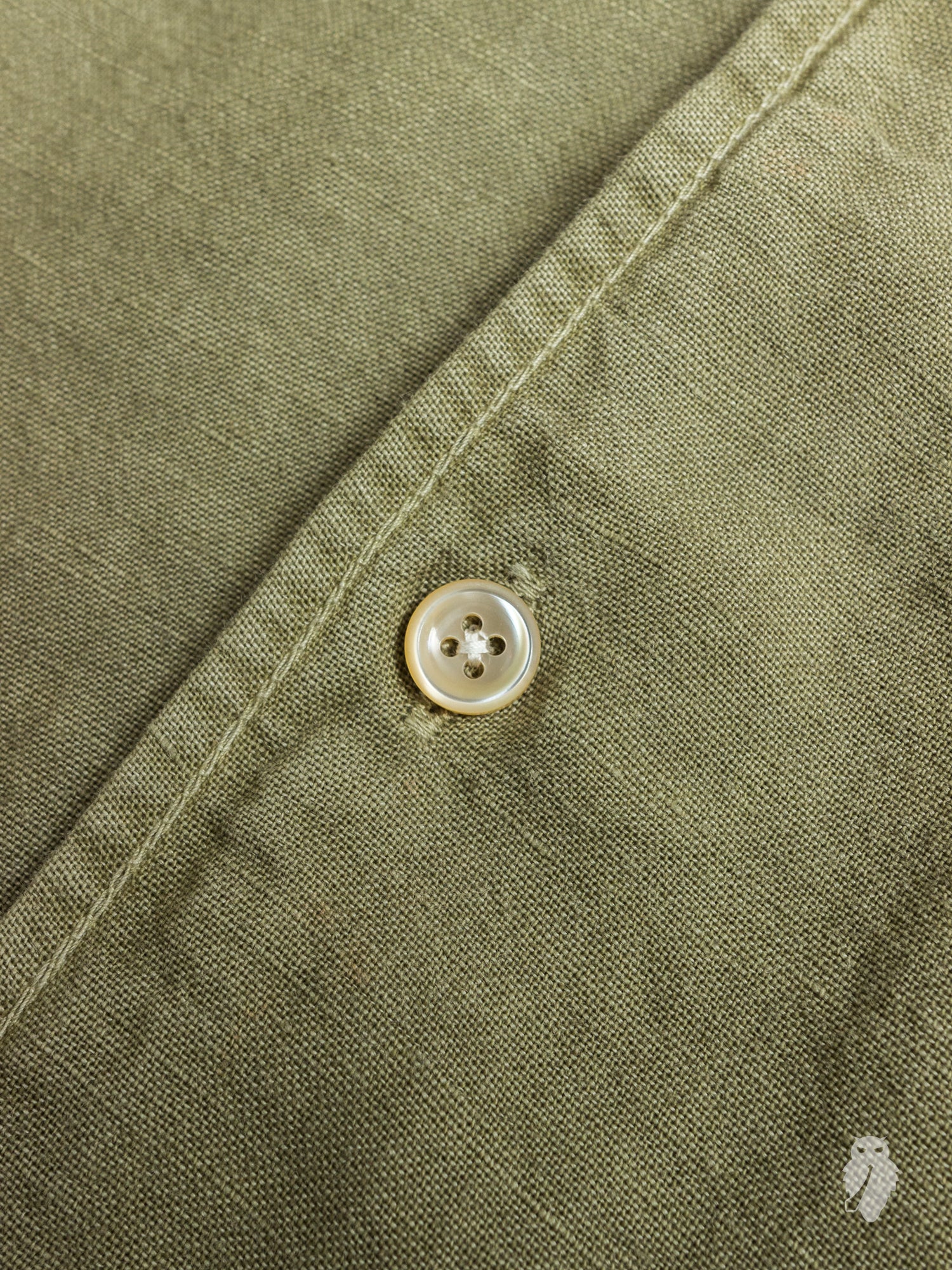 1950s Button Down Shirt in Olive Linen - Image 5