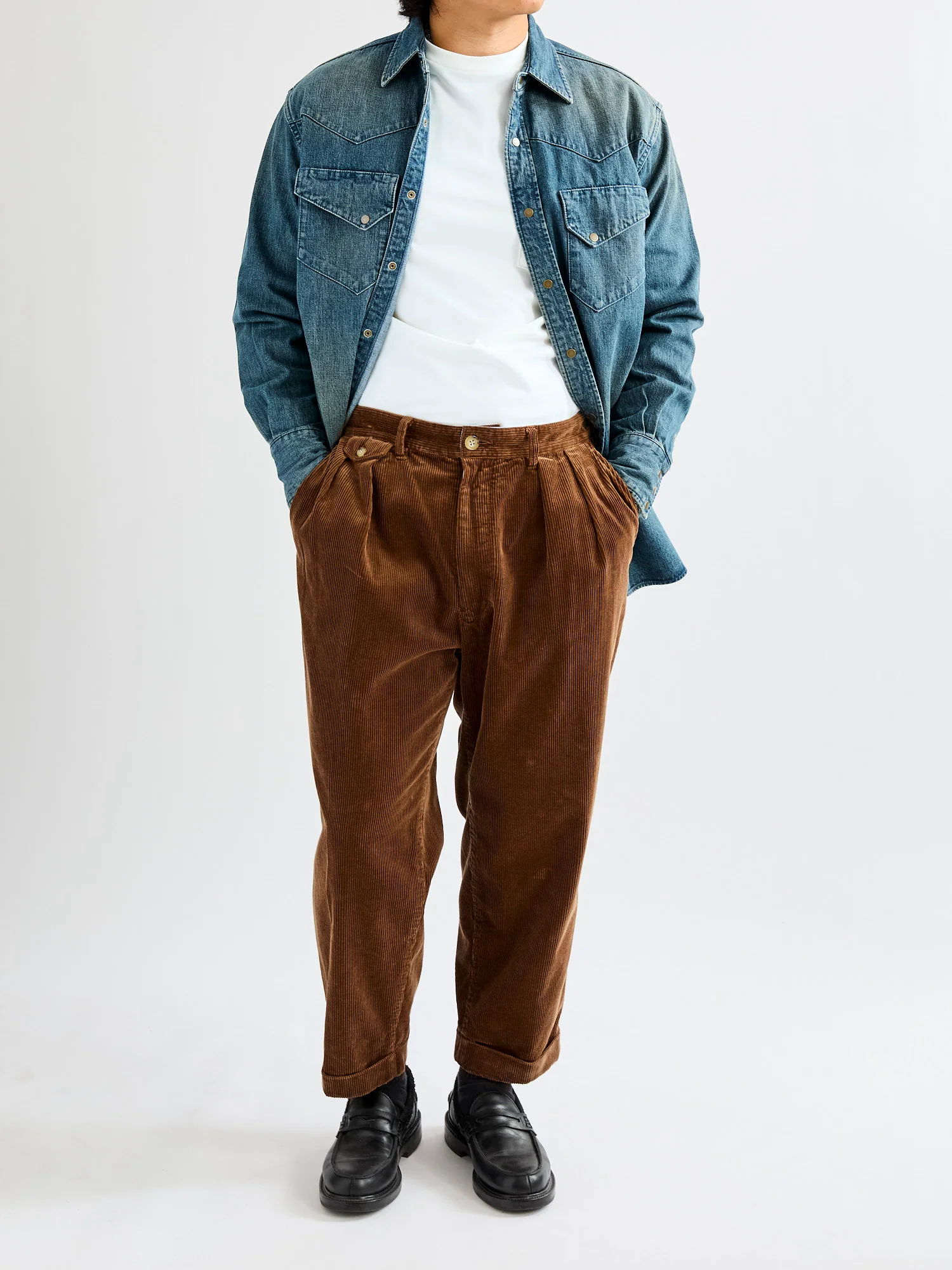 2-Pleat Corduroy Trousers in Golden Brown - Image 10