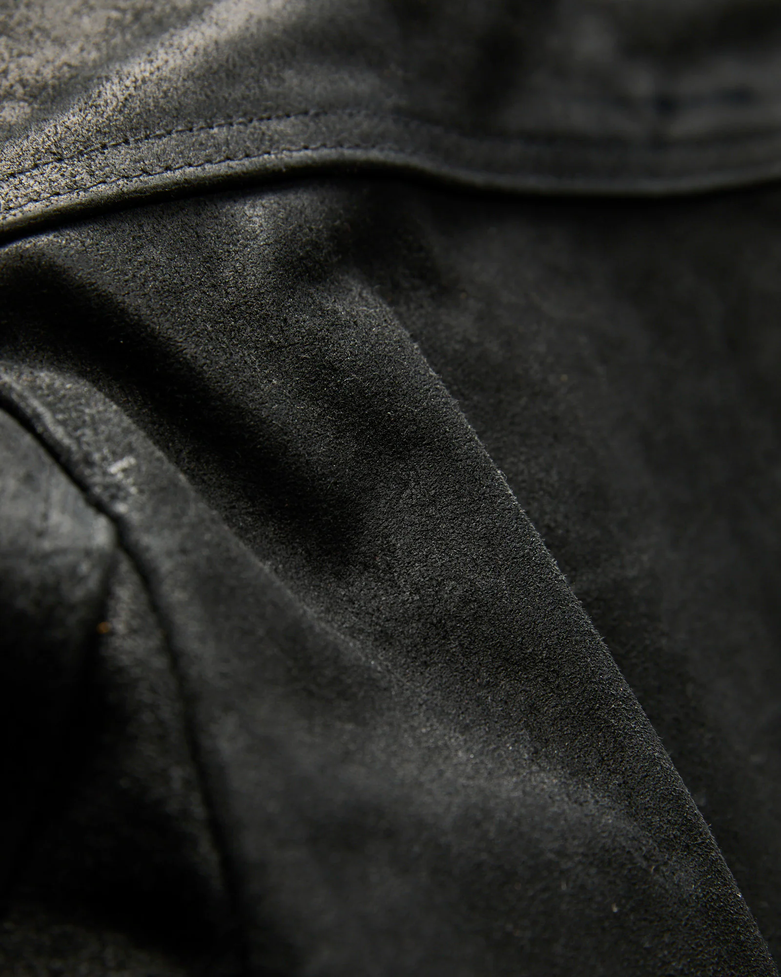 371 Sueded Cowhide Delivery Jacket in Black - Image 10