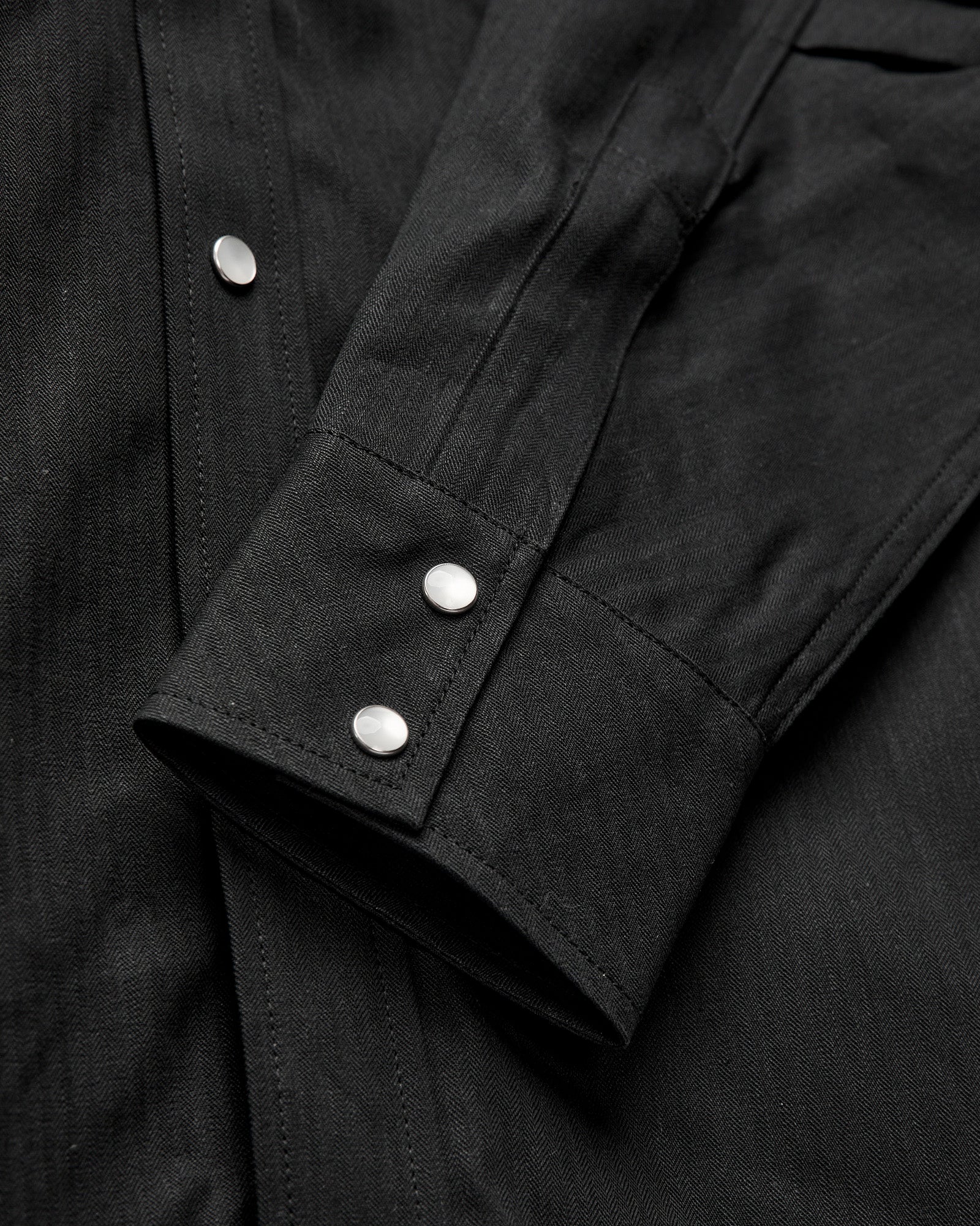6.5oz Denim Weeds Digger Shirt in Black - Image 5