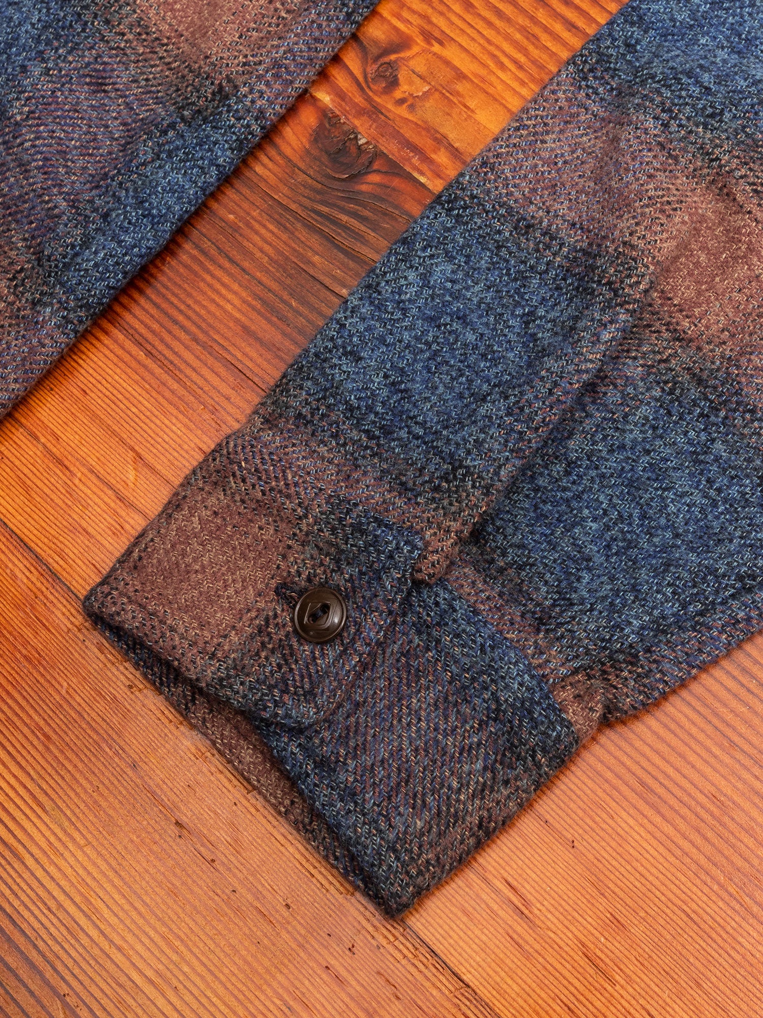 750WS Heavy Flannel Shirt in Navy - Image 5