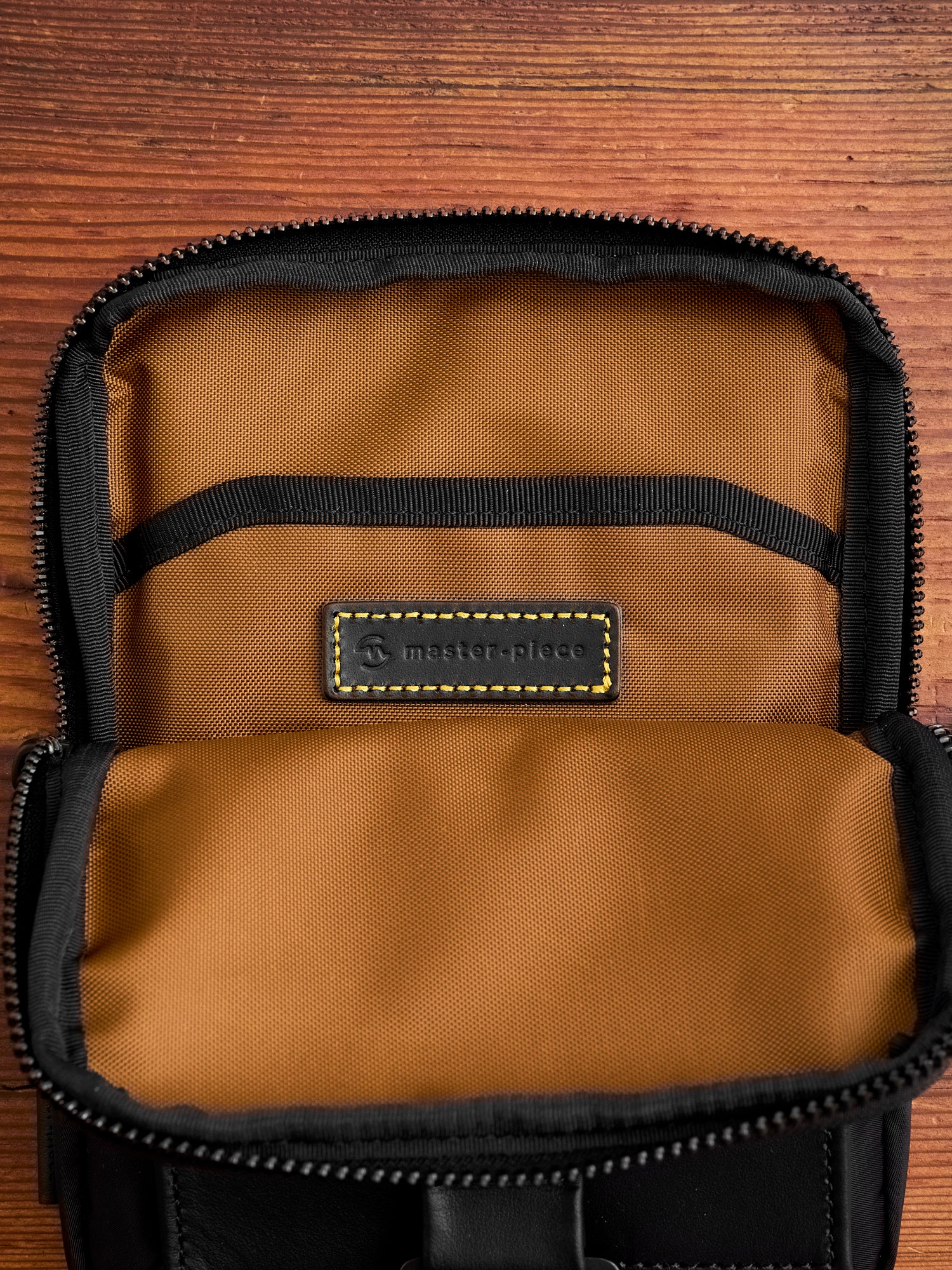 Confi Shoulder Bag in Black - Image 9