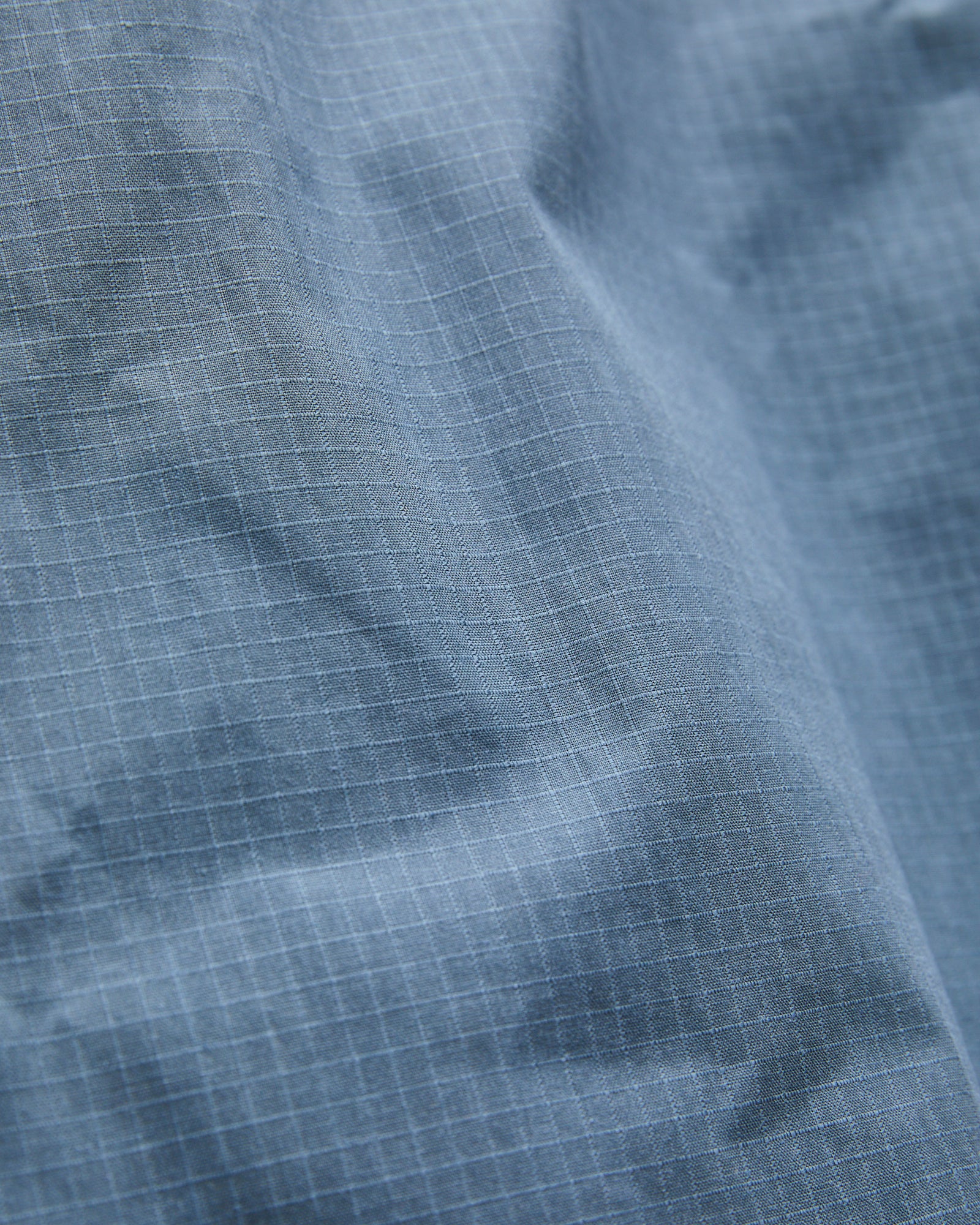 Crissman Overshirt in Waxed Ripstop Faded Blue - Image 9