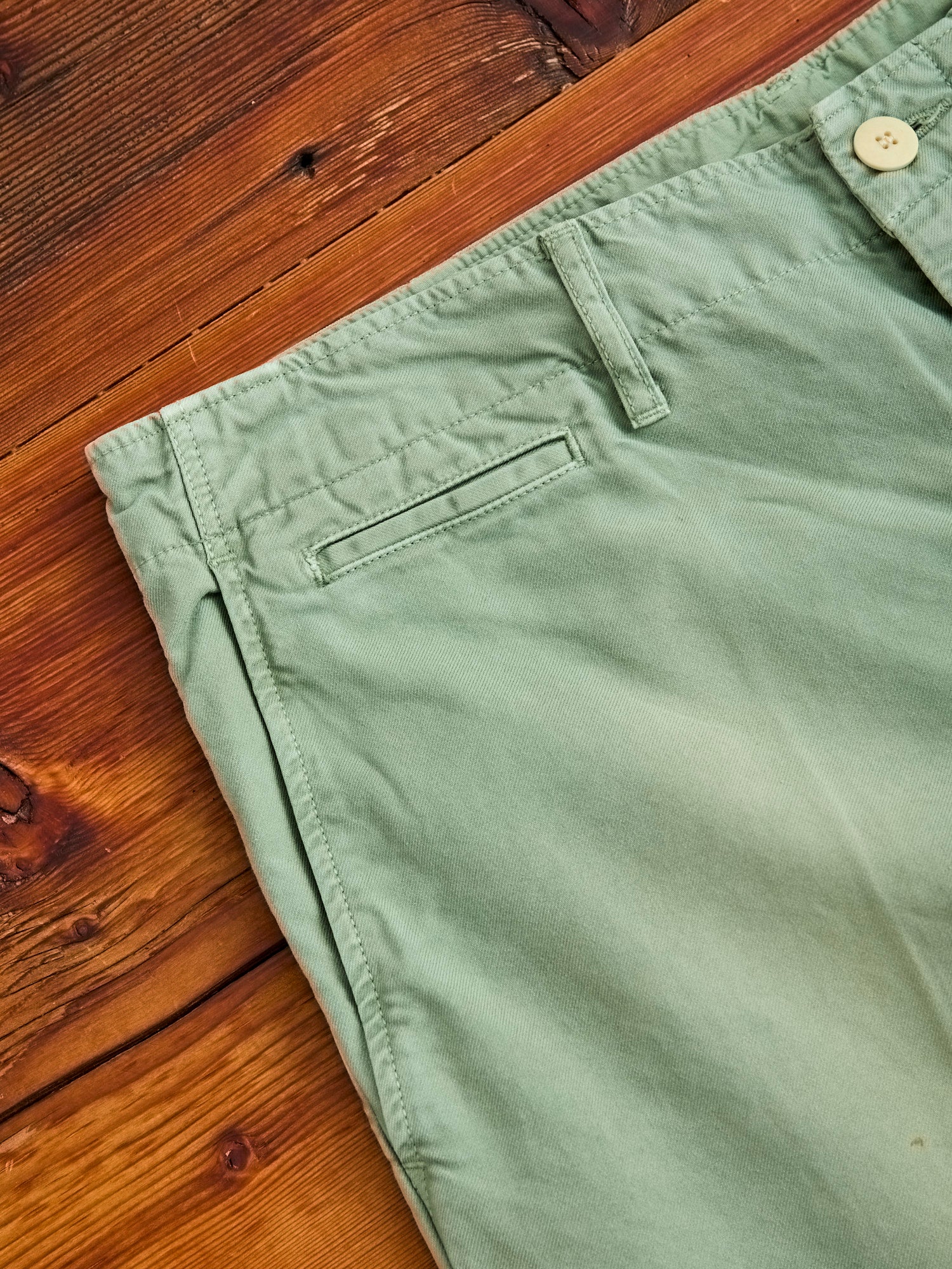 Damaged Field Chino Pants in Green - Image 4