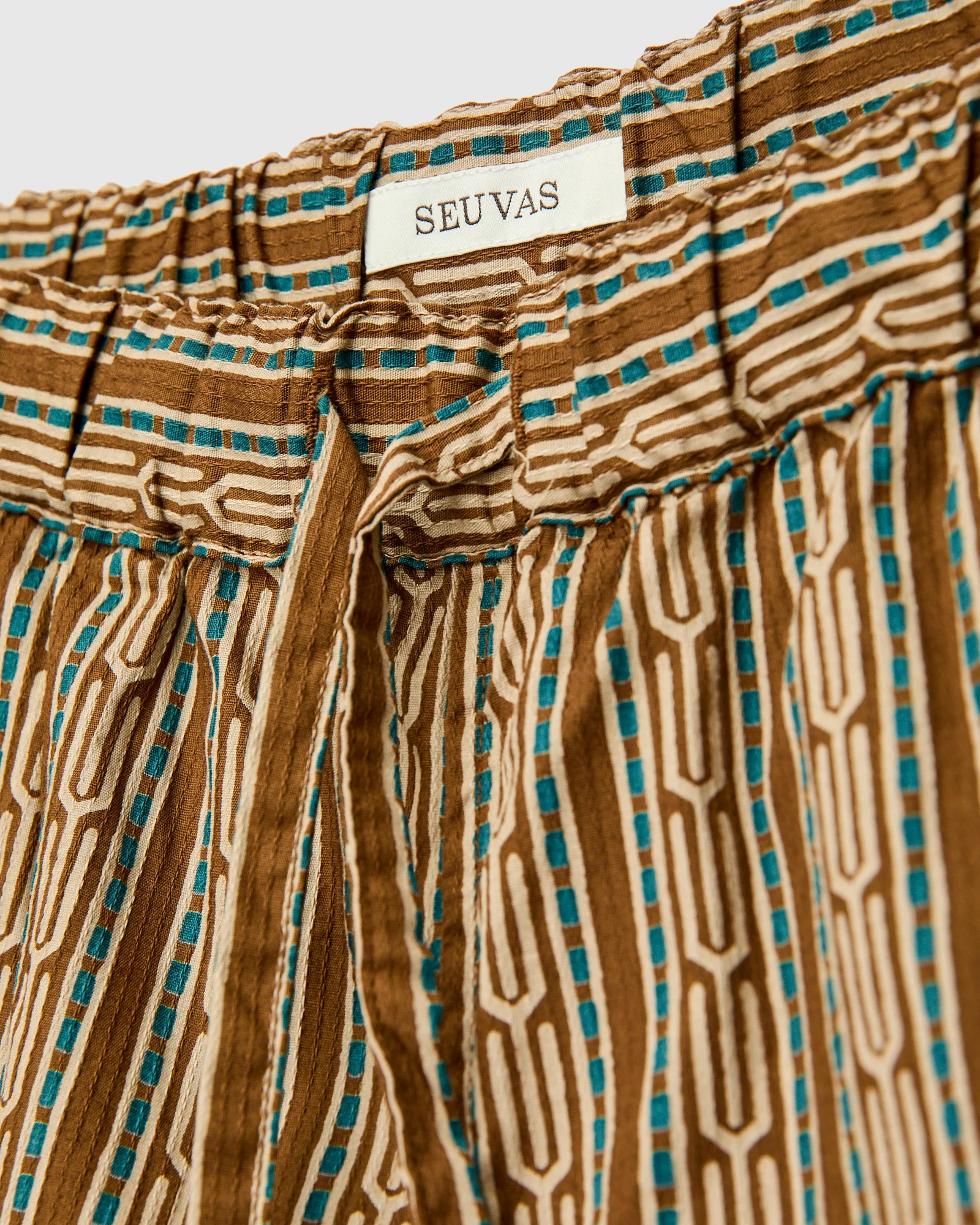 Dobby Easy Shorts in Brown - Image 5