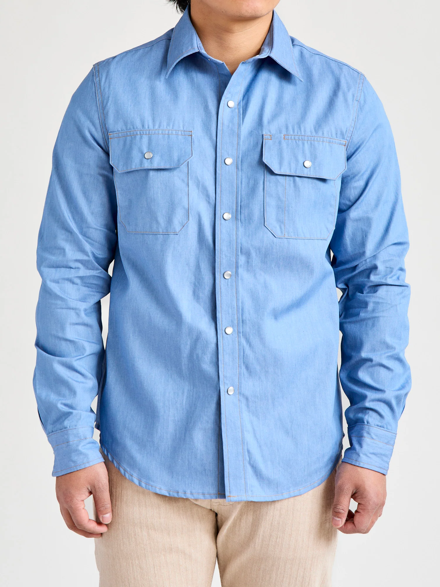 Drover Overshirt in Light Indigo Chambray - Image 2