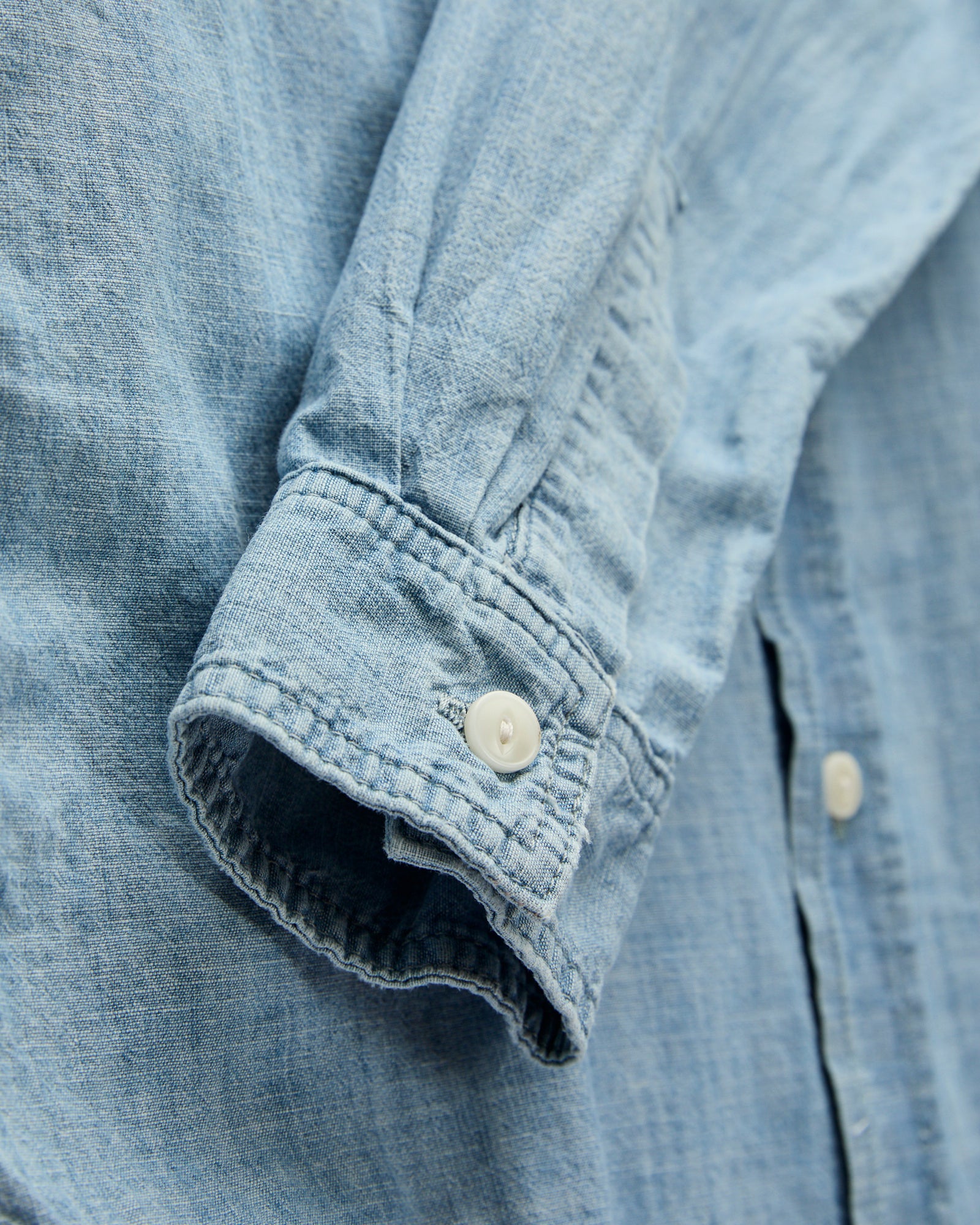 Earl Chambray Shirt in Washed Indigo - Image 5