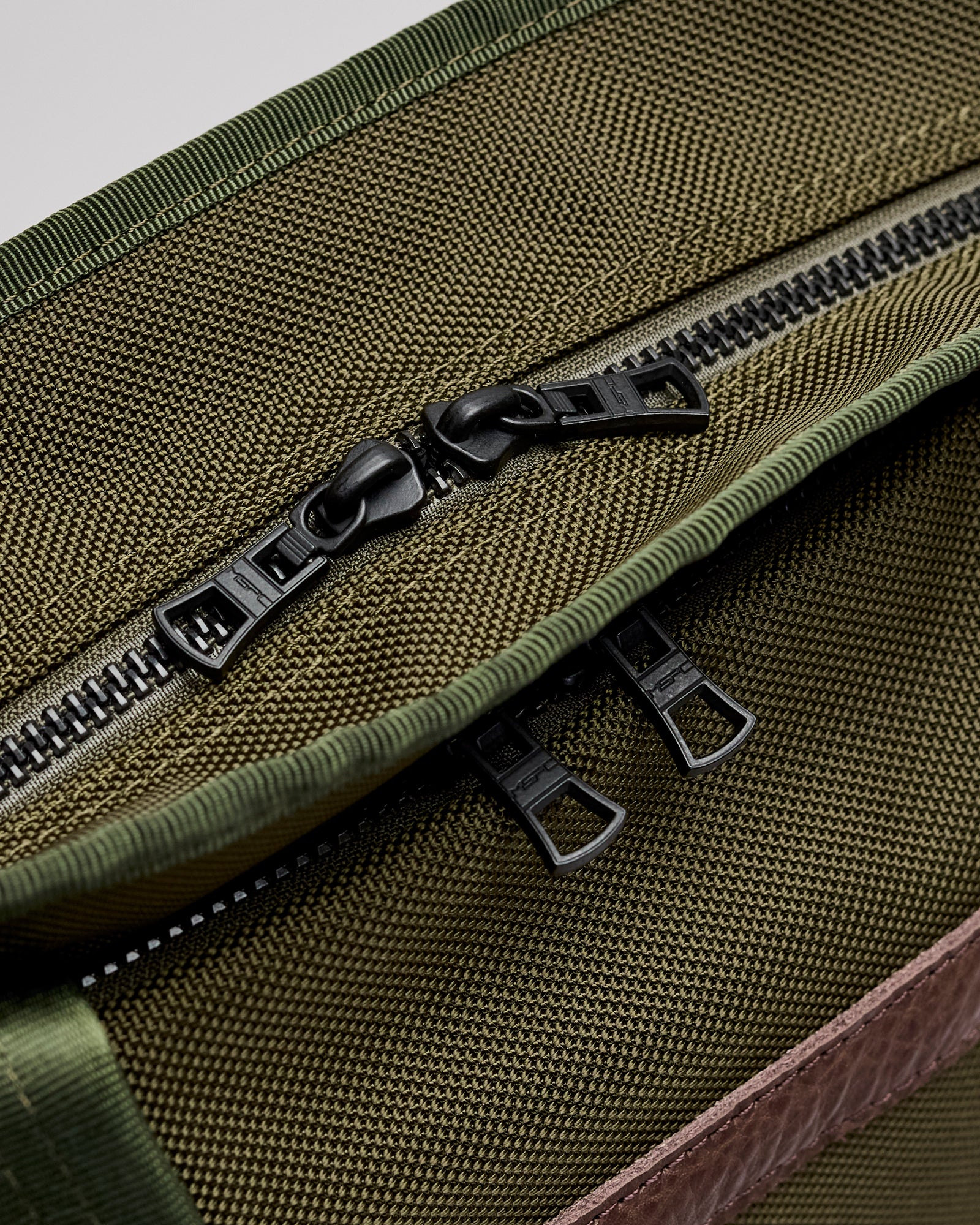 Explorer 2-Way Tote Bag in Khaki - Image 10