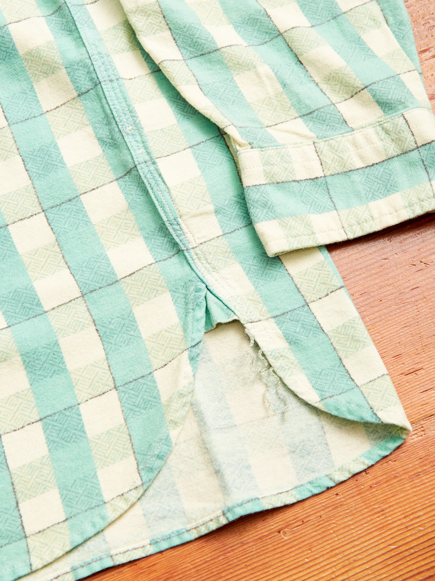 Farrell Workshirt in Green/Cream - Image 9