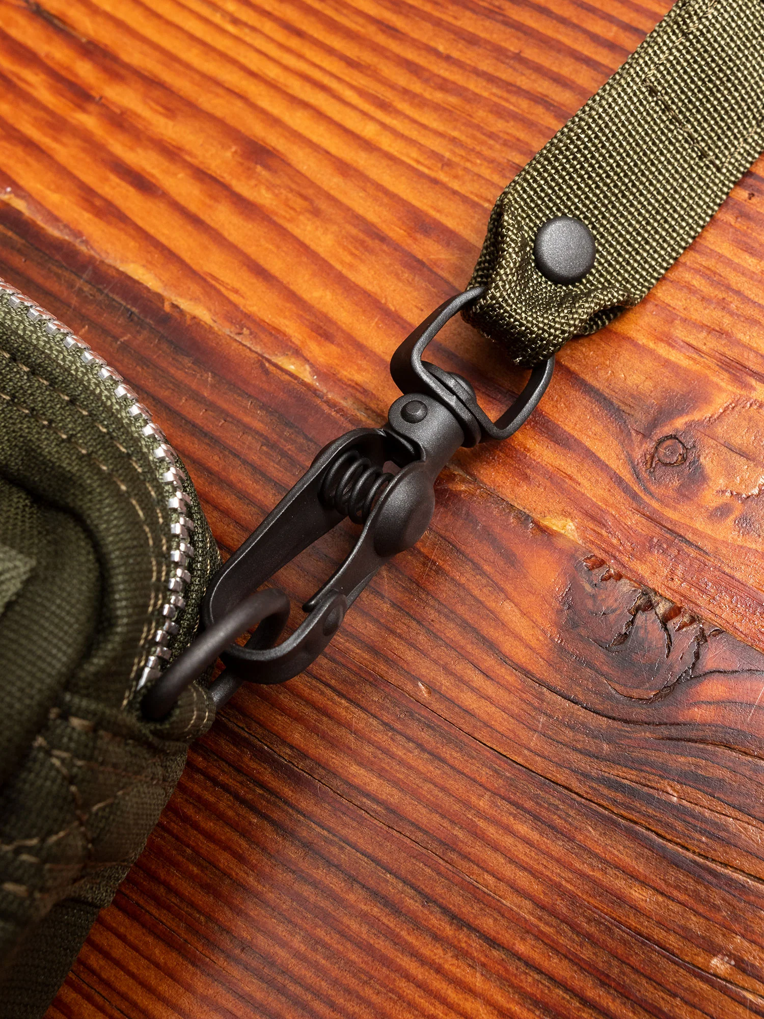 "Flying Ace" Shoulder Bag (S) in Olive Drab - Image 8