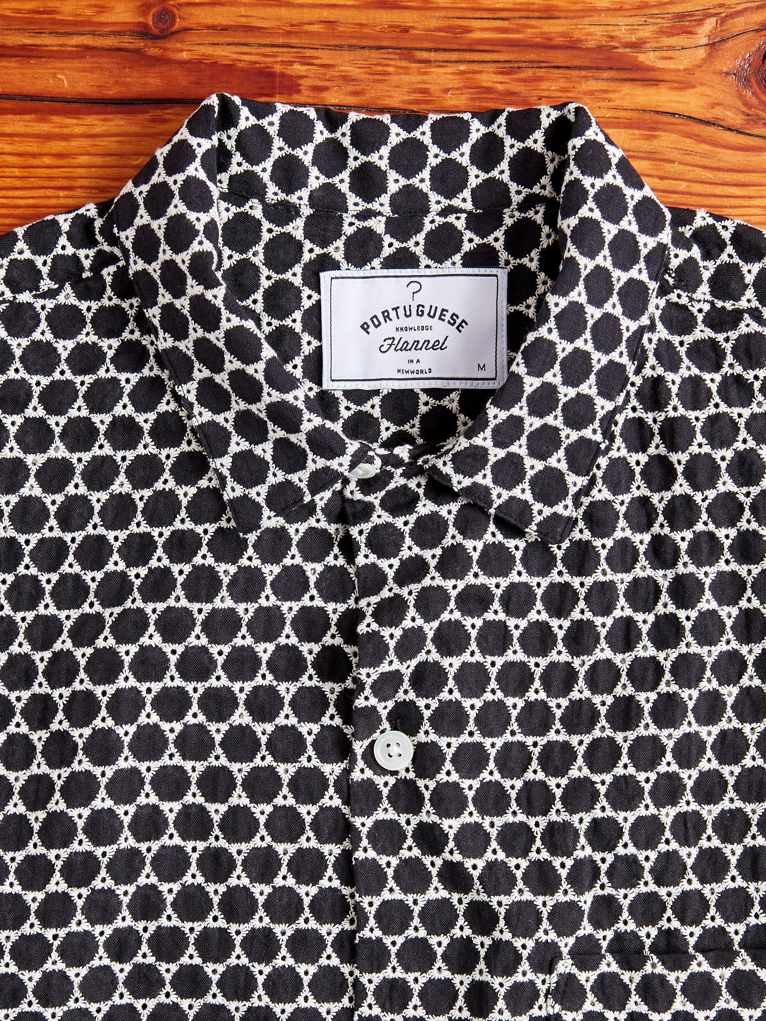 Folc Button-Up Shirt in Black - Image 8