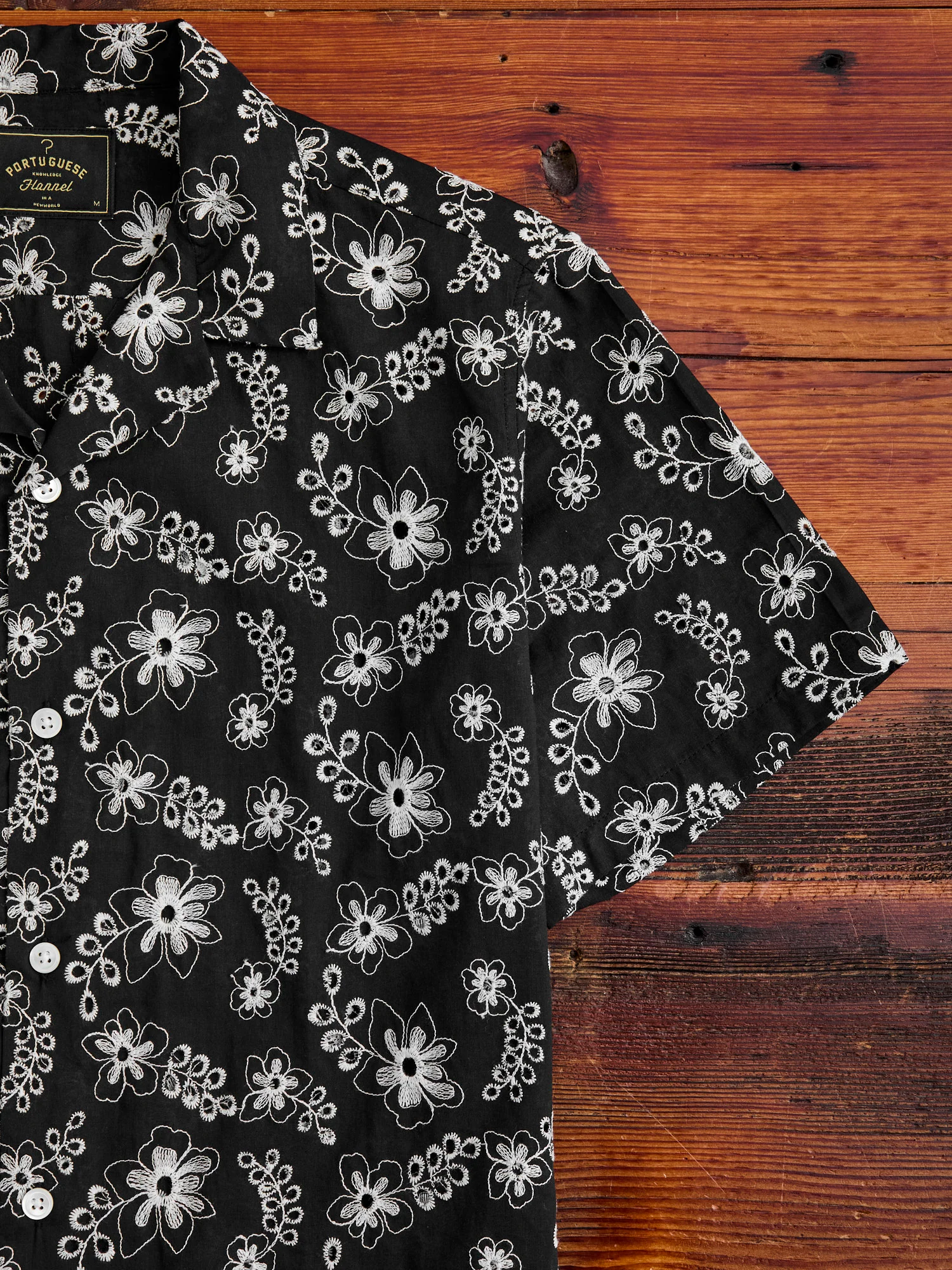 Folclore Button-Up Shirt in Black - Image 4