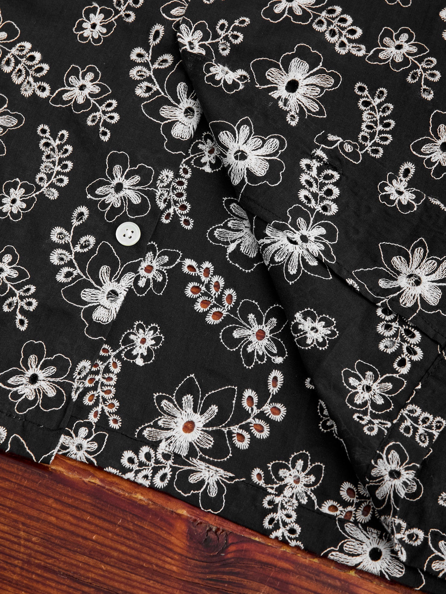 Folclore Button-Up Shirt in Black - Image 7
