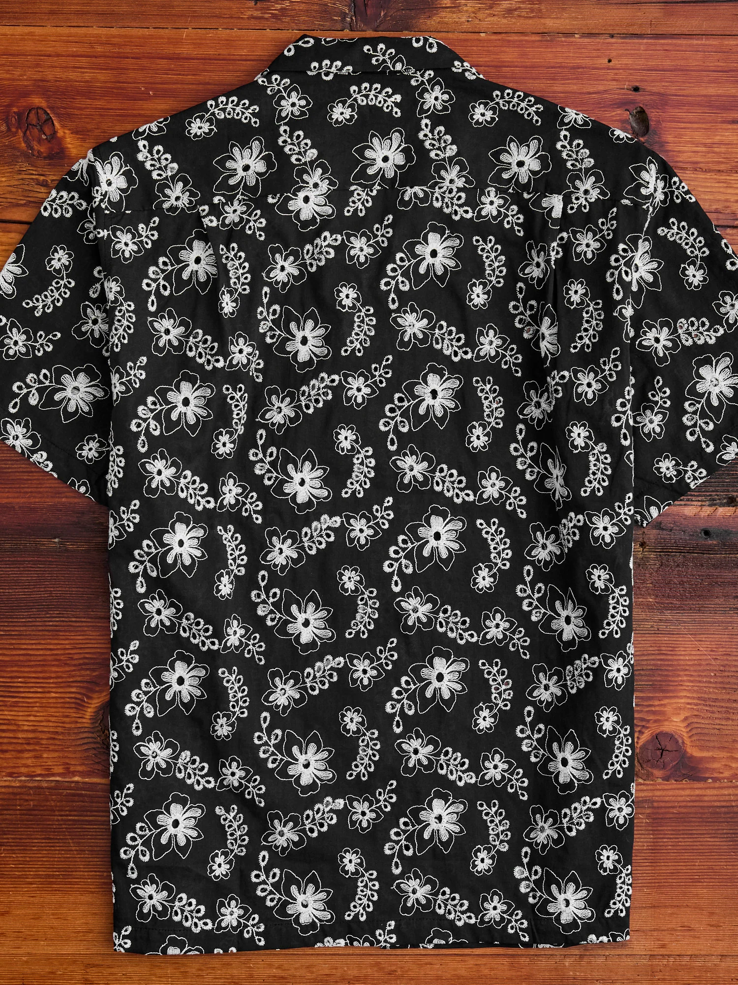 Folclore Button-Up Shirt in Black - Image 8