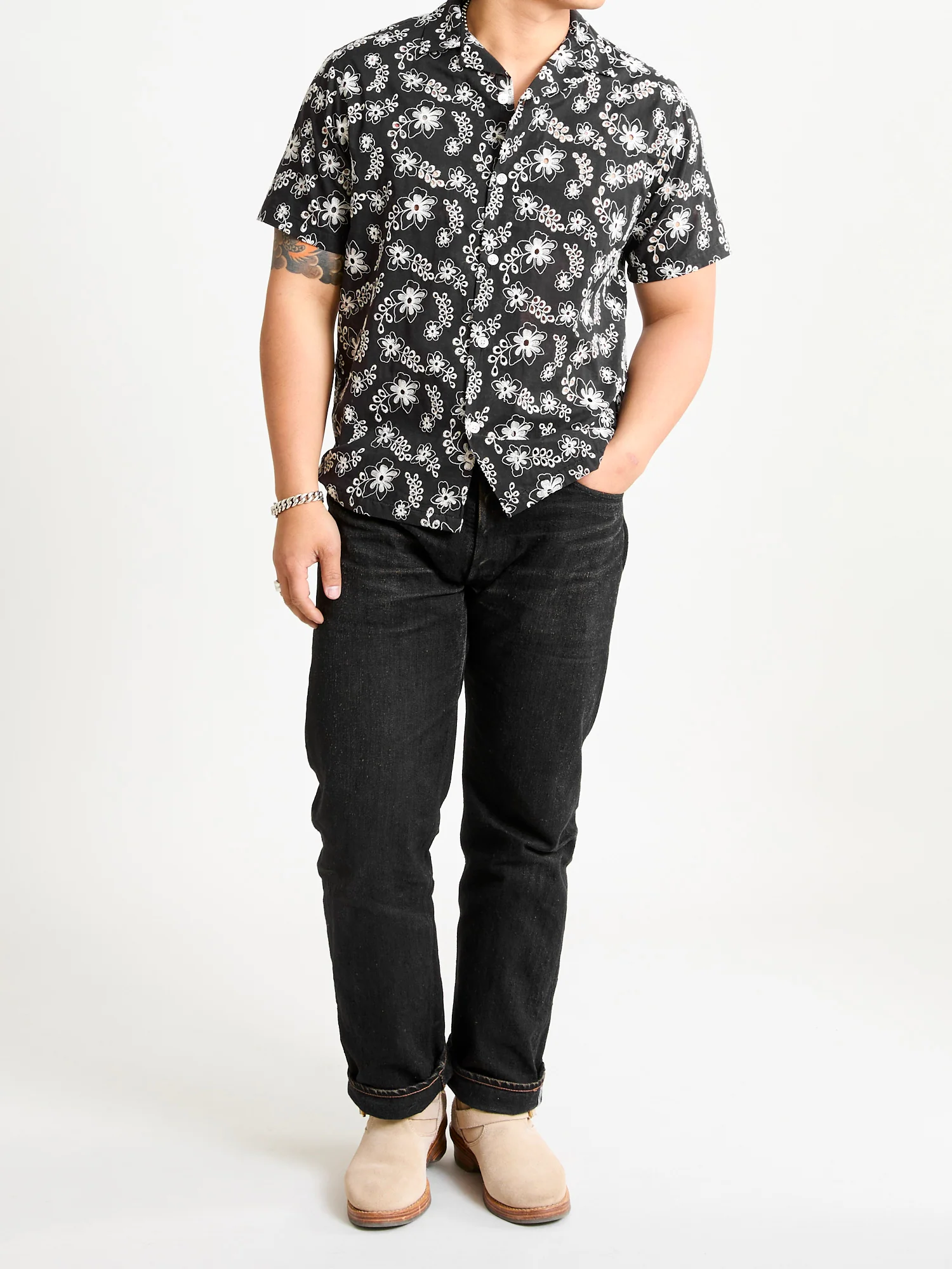 Folclore Button-Up Shirt in Black - Image 9