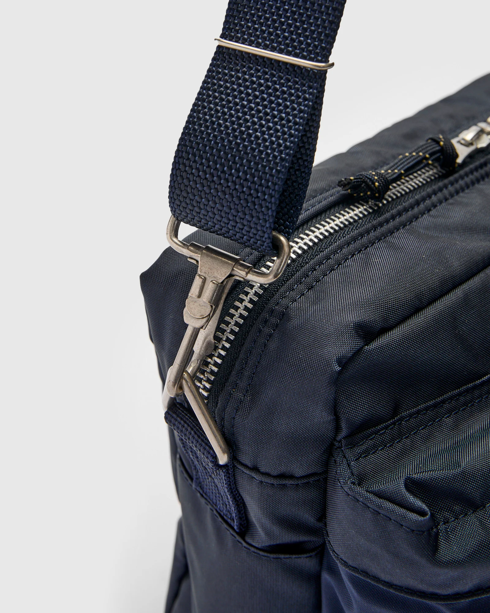 5457 "Force" Shoulder Bag in Navy - Image 7