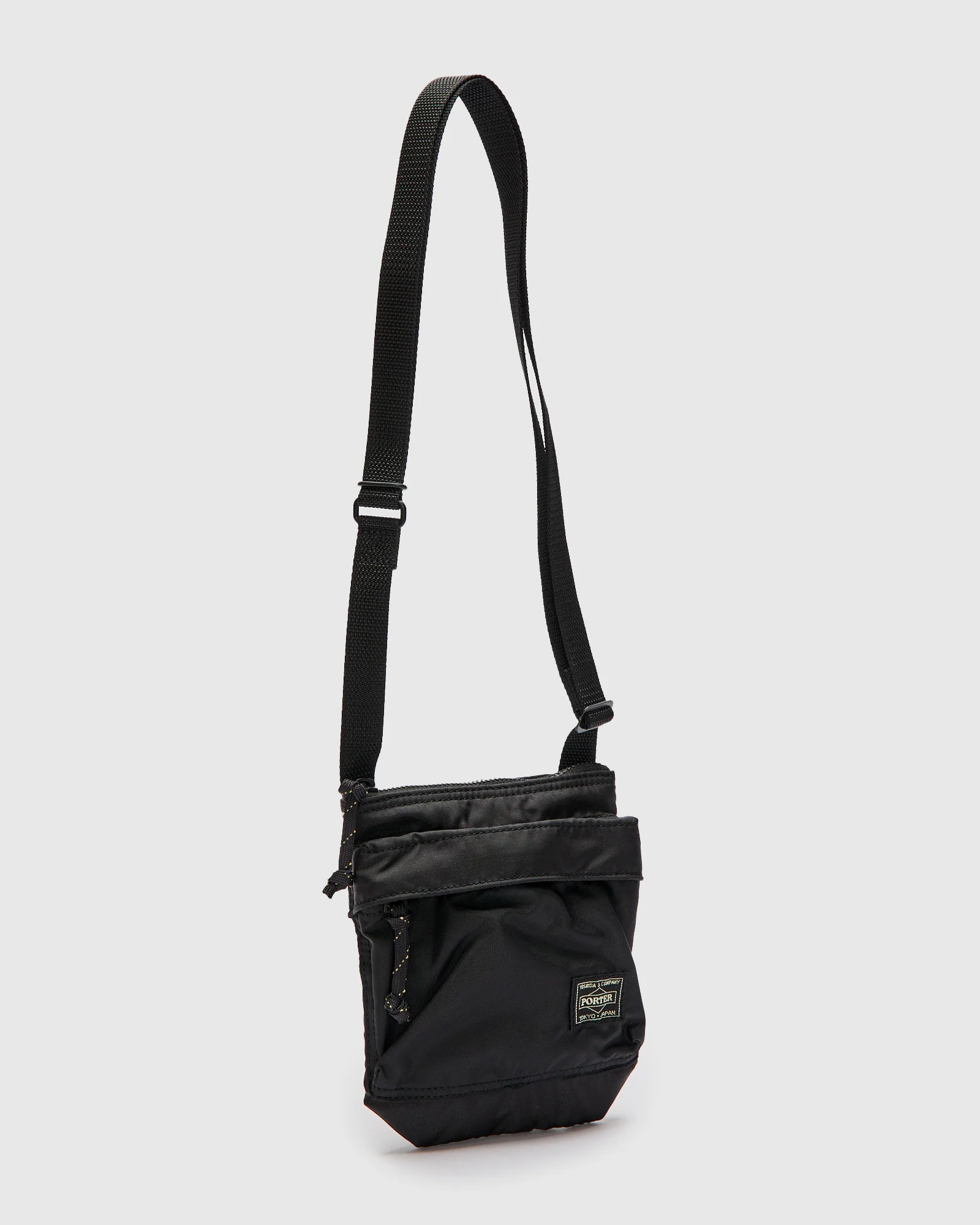 5461 "Force" Shoulder Pouch in Black