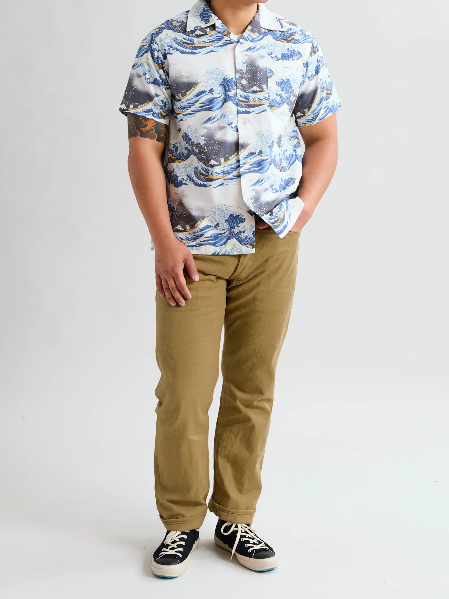 "Great Wave" Vacation Shirt in Ivory - Image 10