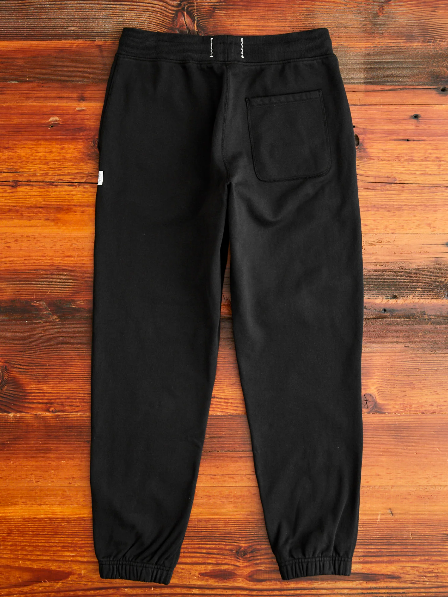 Heavyweight Fleece Cuffed Sweatpant in Black - Image 9
