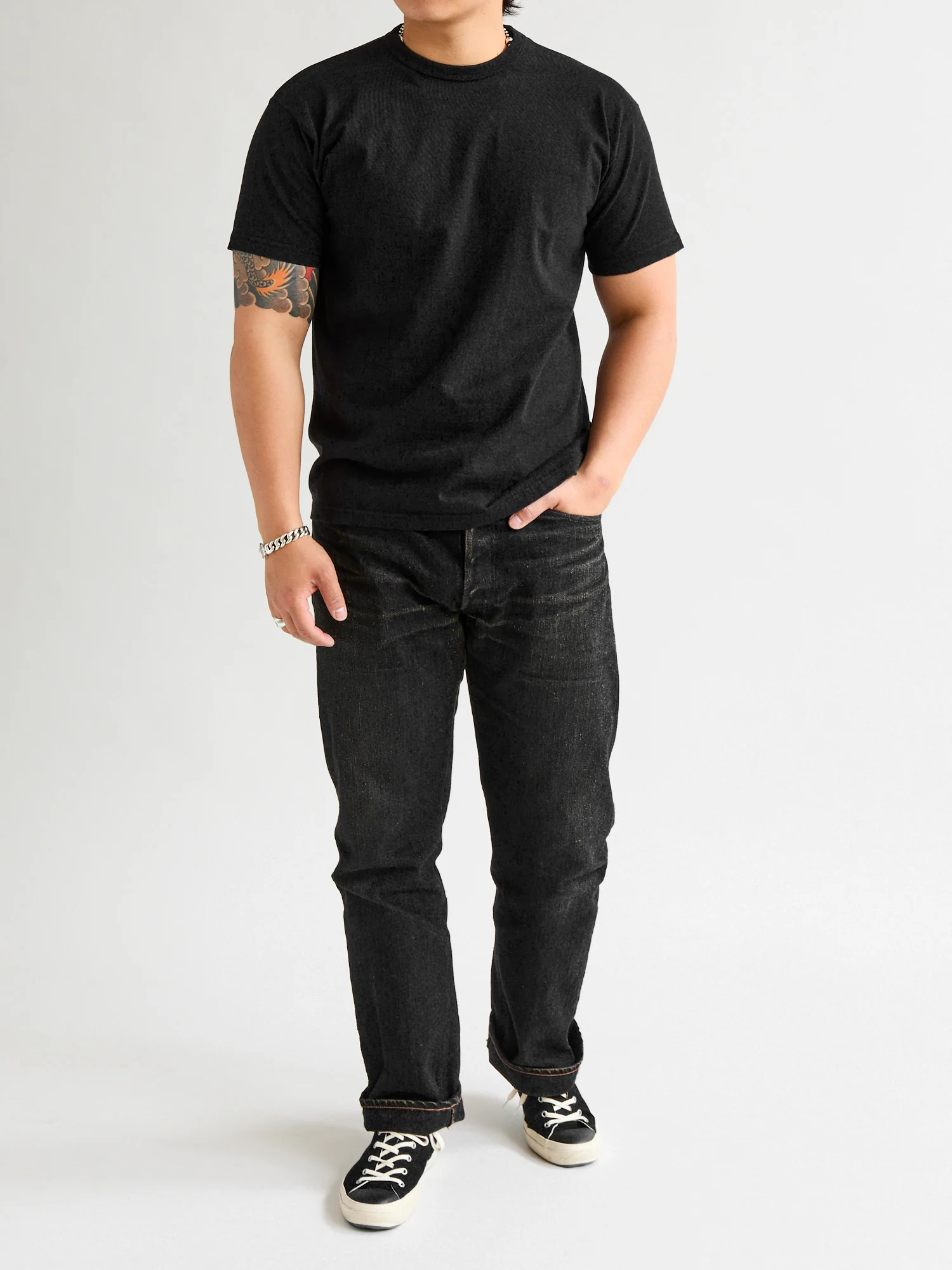 Heavyweight T-Shirt in Black - Image 7