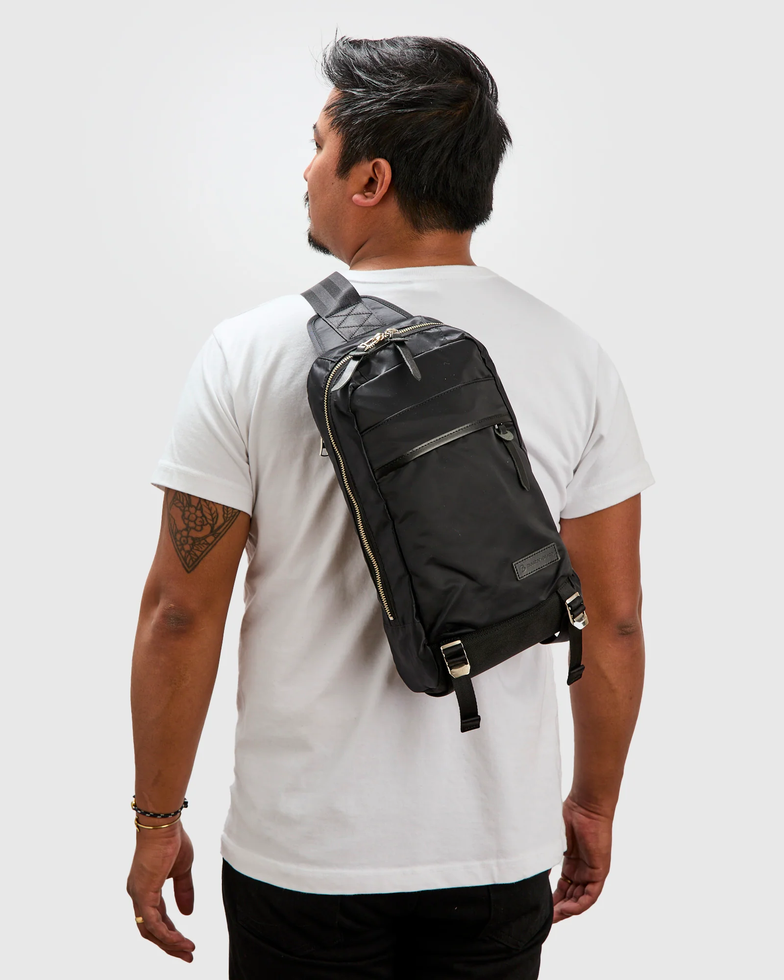 Lightning V2 Shoulder Sling Bag in Black - Image 2