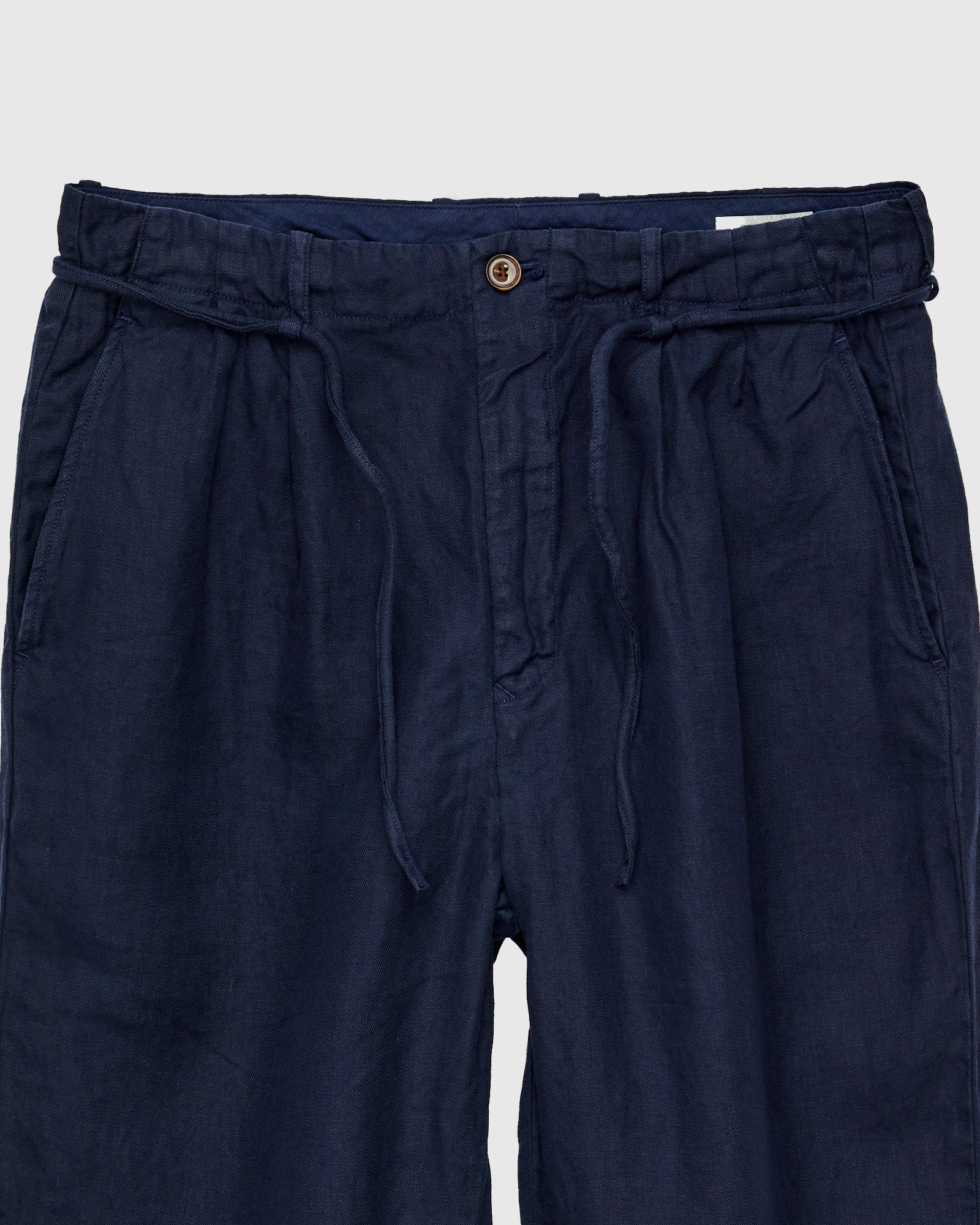 Linen 2Tuck Tapered Pants in Navy - Image 4