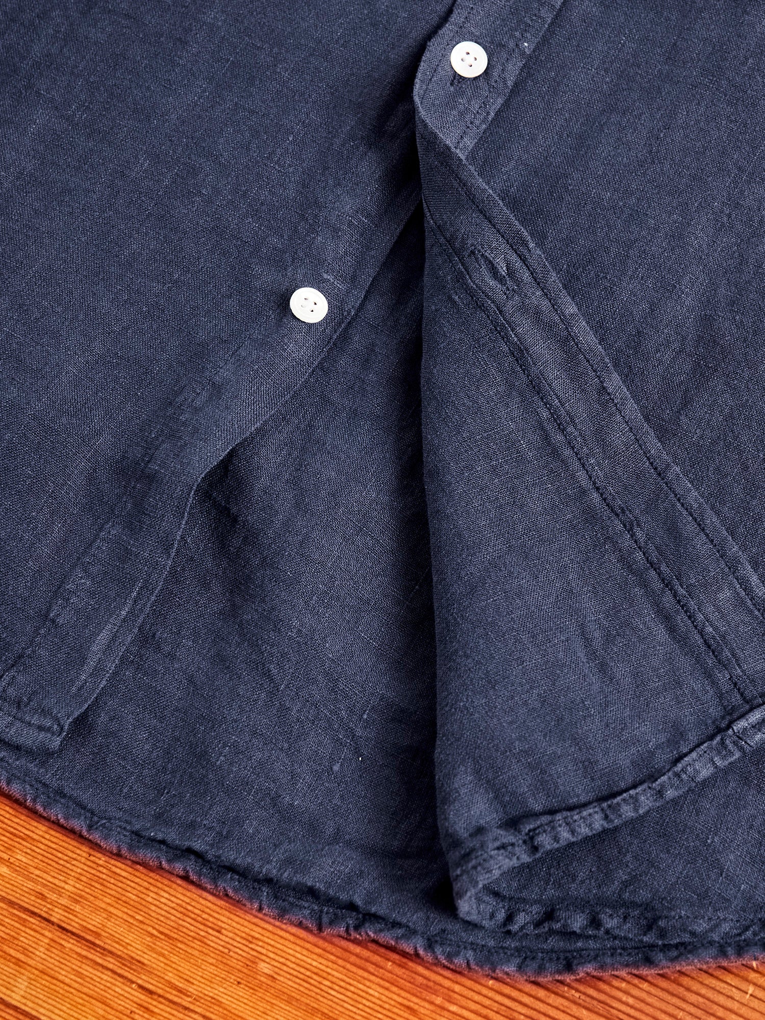 Linen Button-Up Shirt in Navy - Image 7