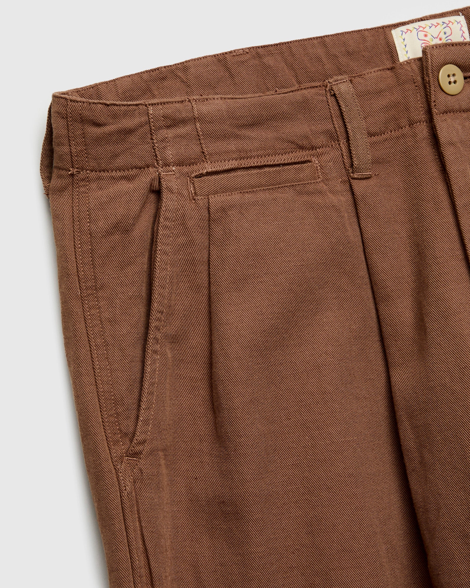 Linen Pleated Chino in Churro Brown - Image 6