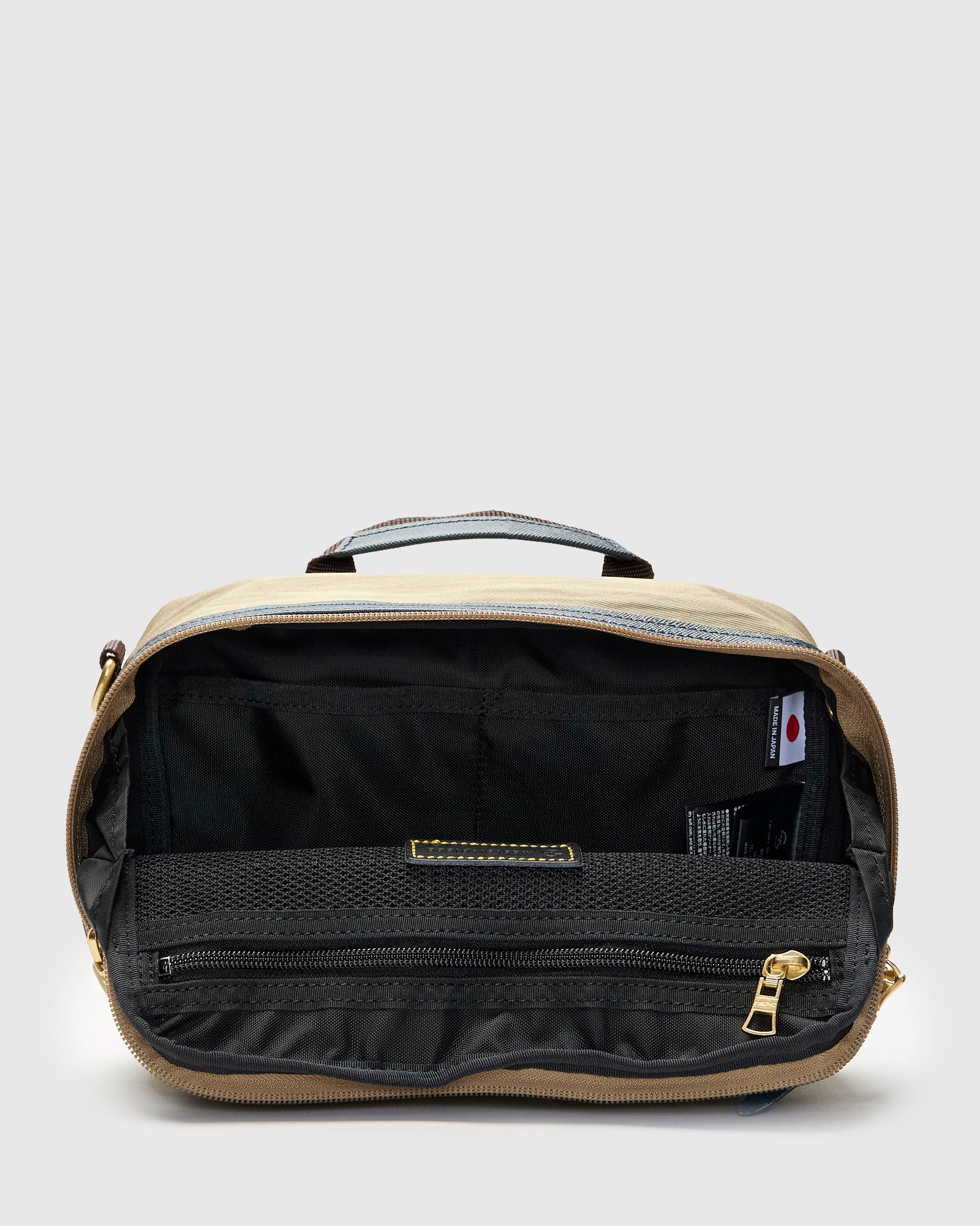 Link Shoulder Bag v2 in Beige - Image 8