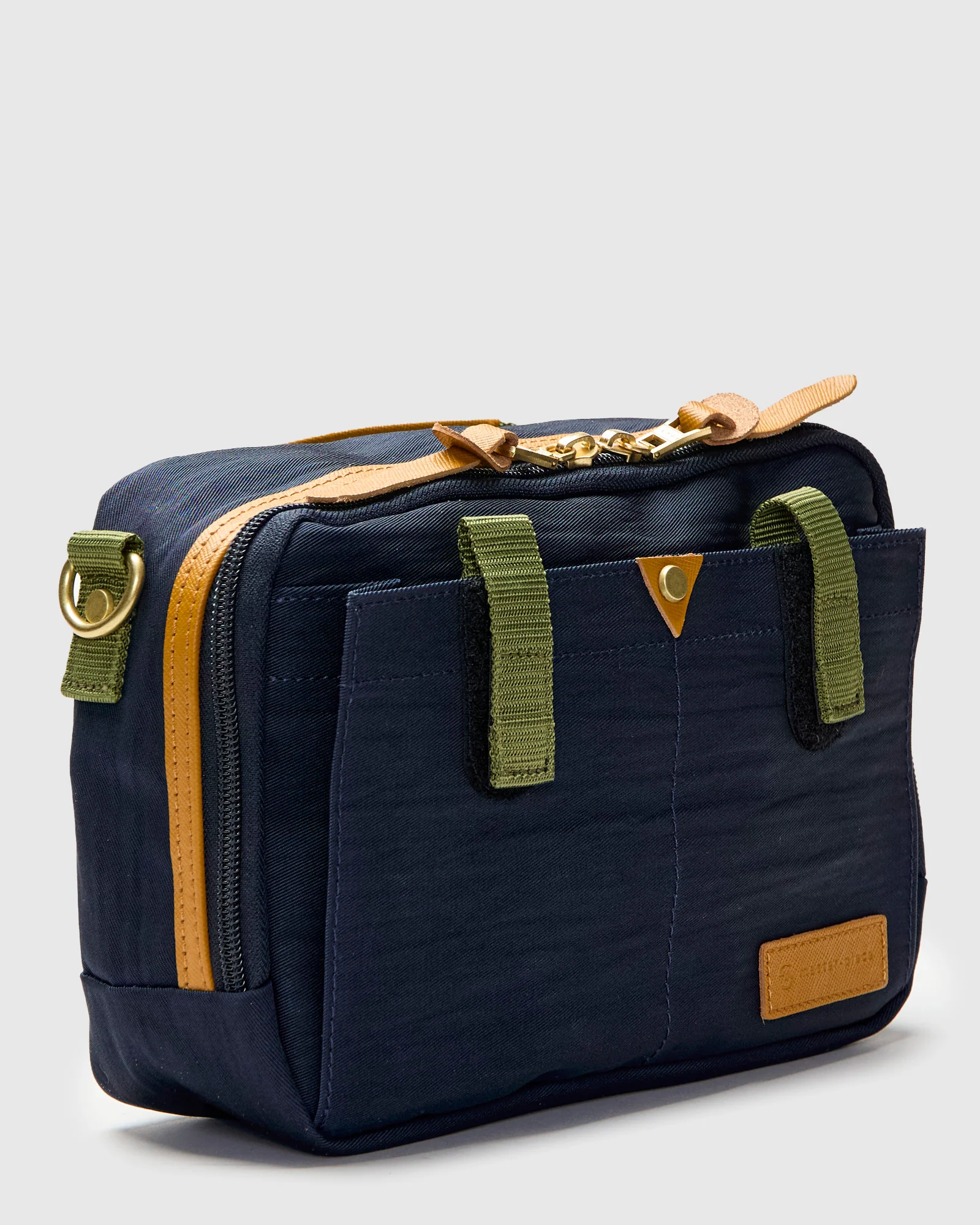 Link Shoulder Bag v2 in Navy - Image 7