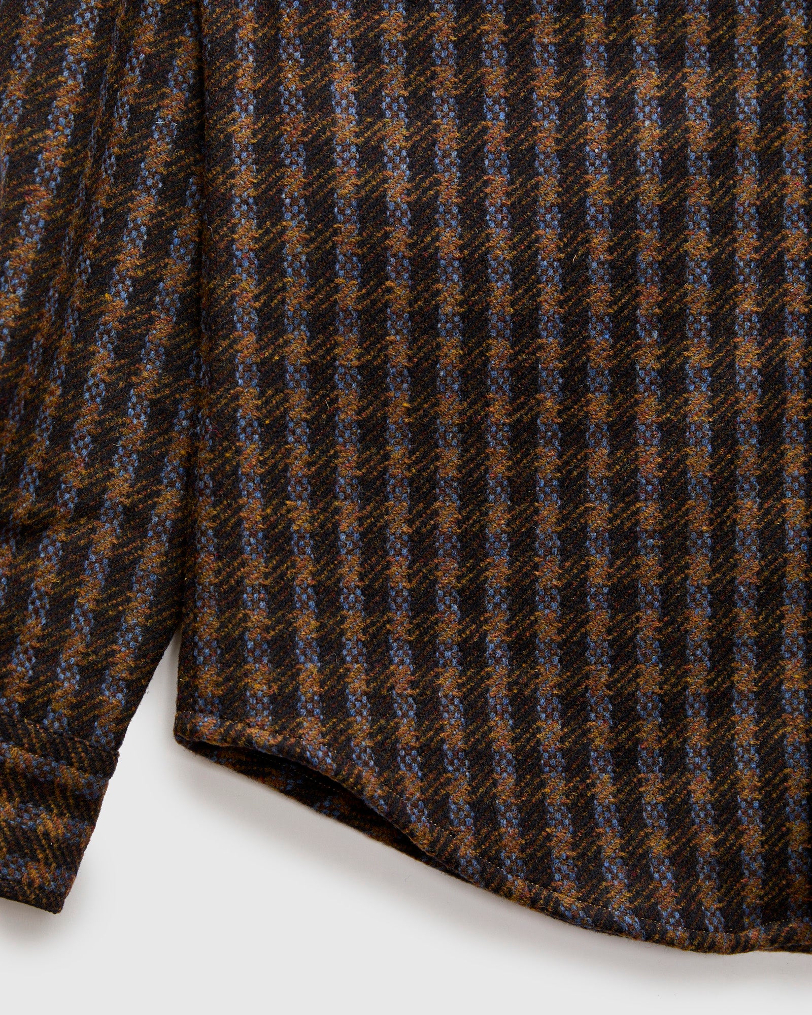 Merino Tweed Button-Up Shirt in Navy - Image 7