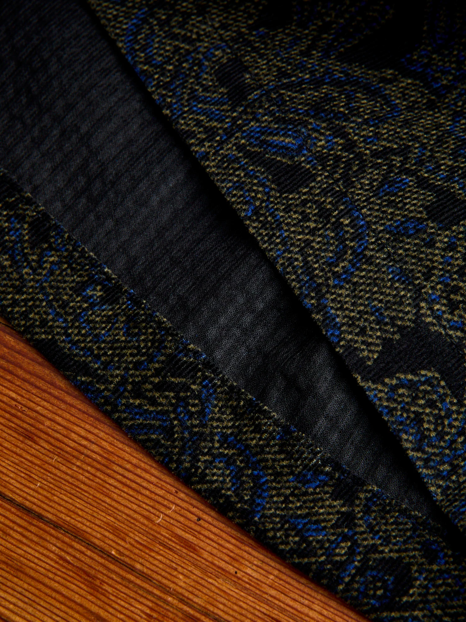 Mhor Shorts in Ink Paisley - Image 6