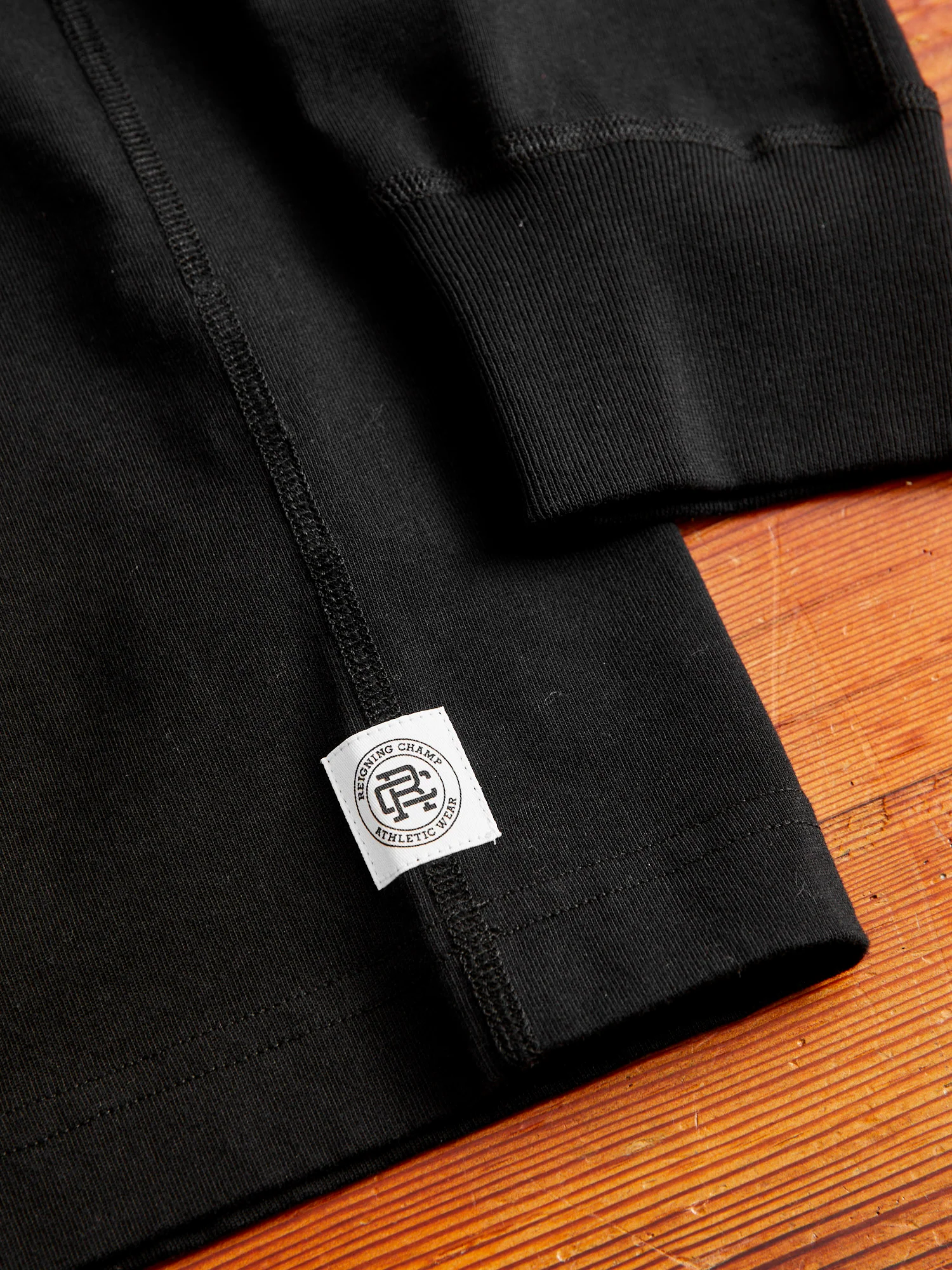 Midweight Jersey Longsleeve T-Shirt in Black - Image 6