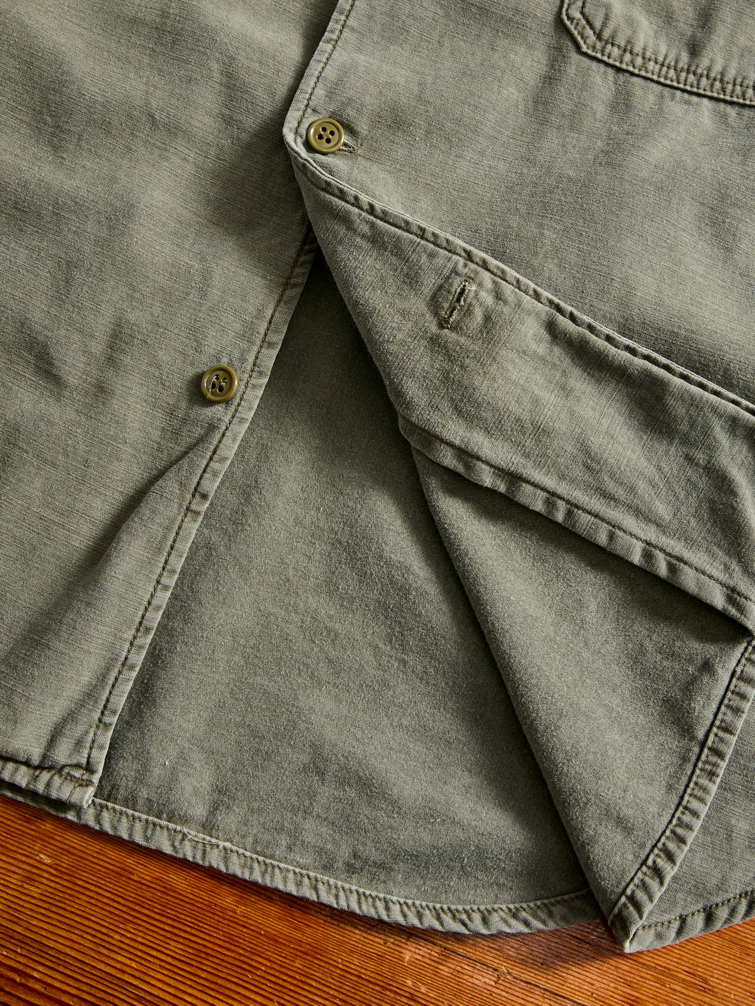 Military Short Sleeve Shirt in Khaki - Image 6