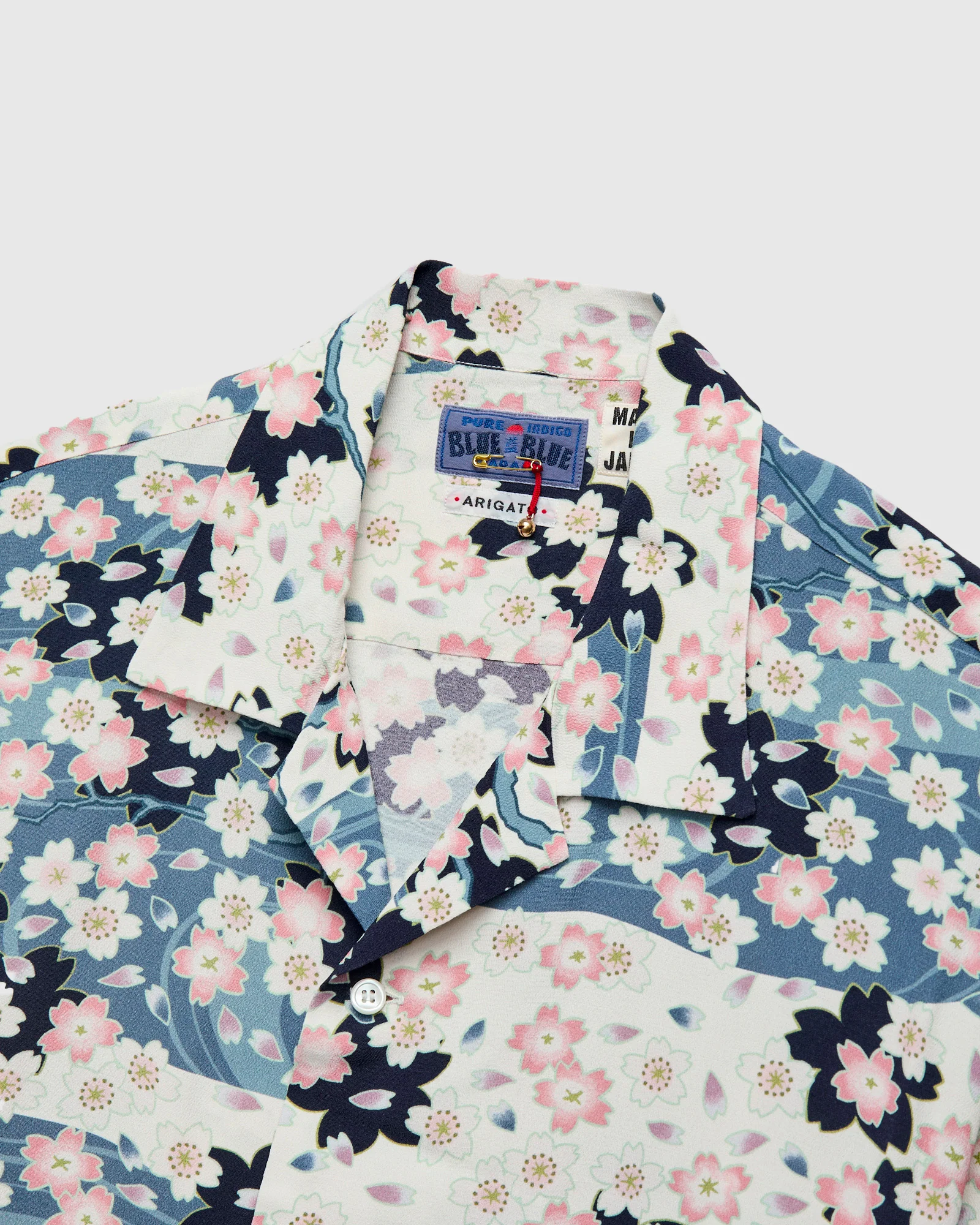 "Nagare Sakura" SS Aloha Shirt in White - Image 3