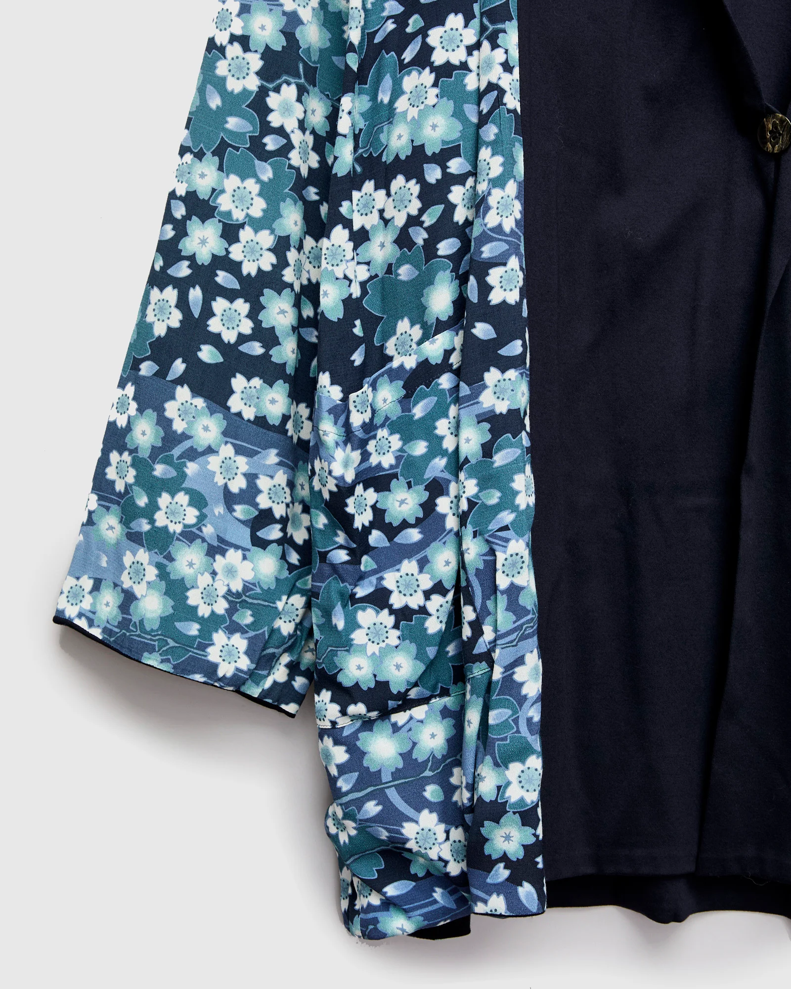 "Nagare Sakura" Reversible Knit Haori in Dark Navy - Image 10