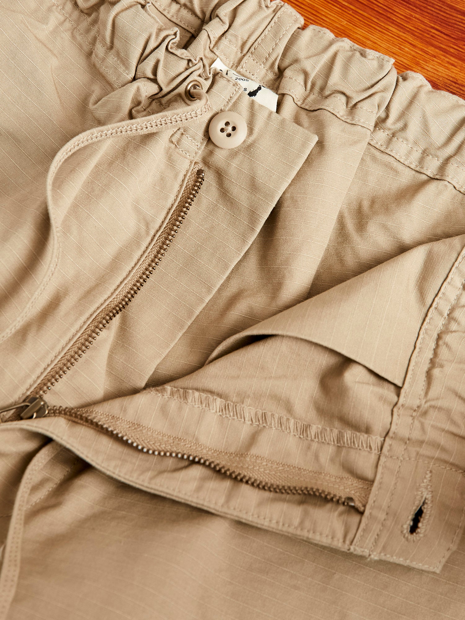 New Yorker Shorts in Beige Ripstop - Image 6