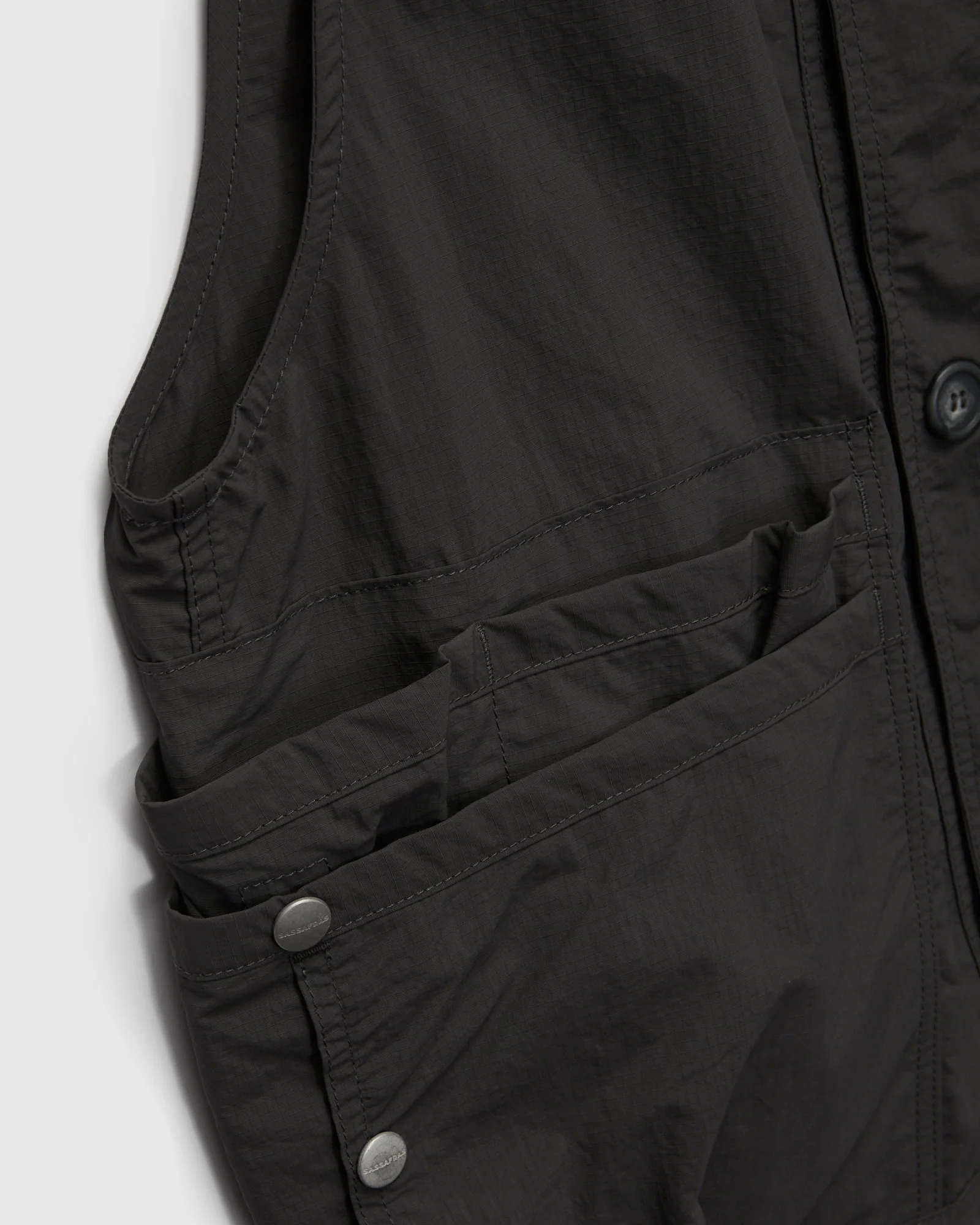 Overgrown Hiker Vest in Nylon Ripstop Charcoal - Image 8