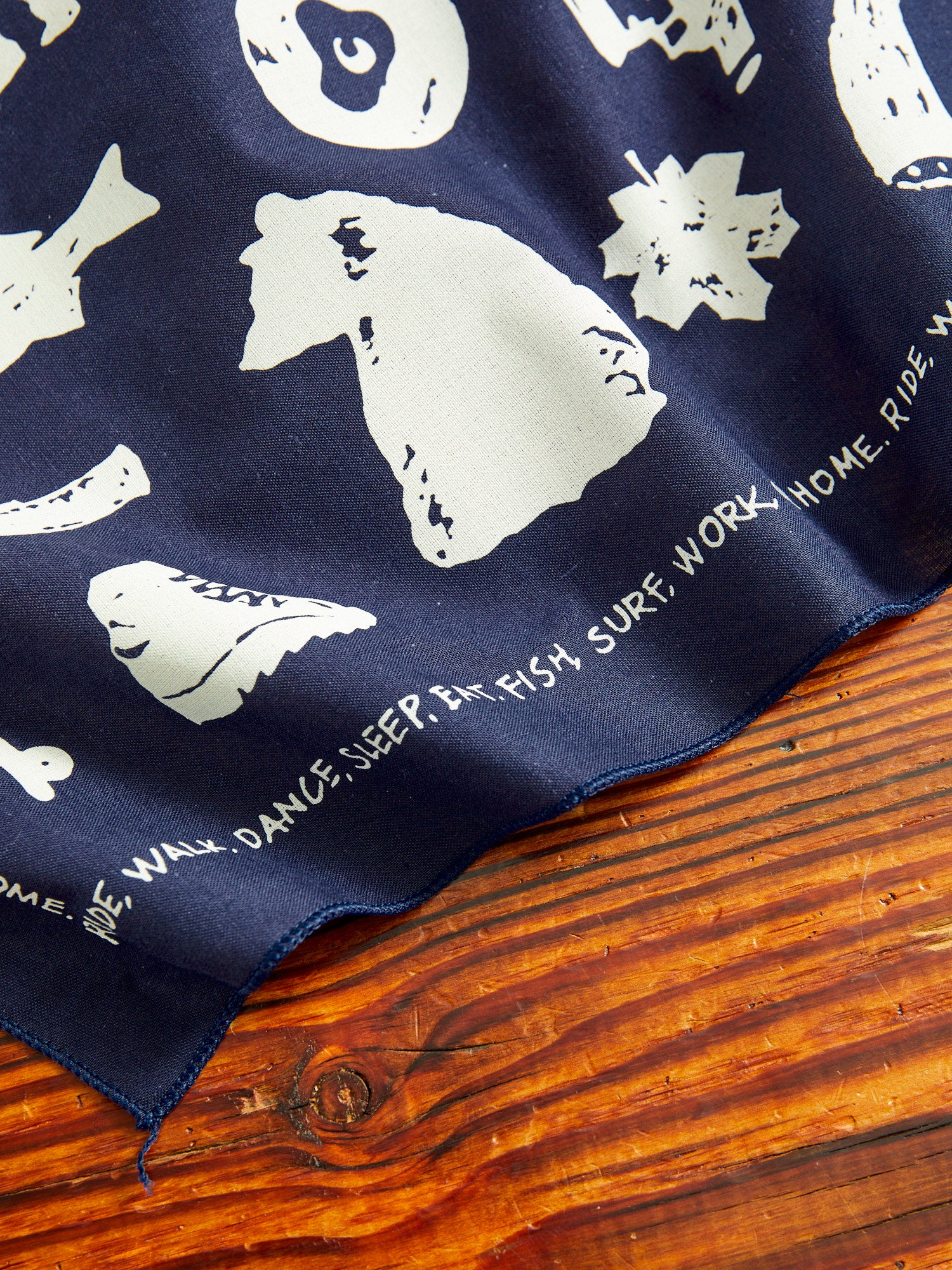 Printed Bandana in Navy Outdoors - Image 4