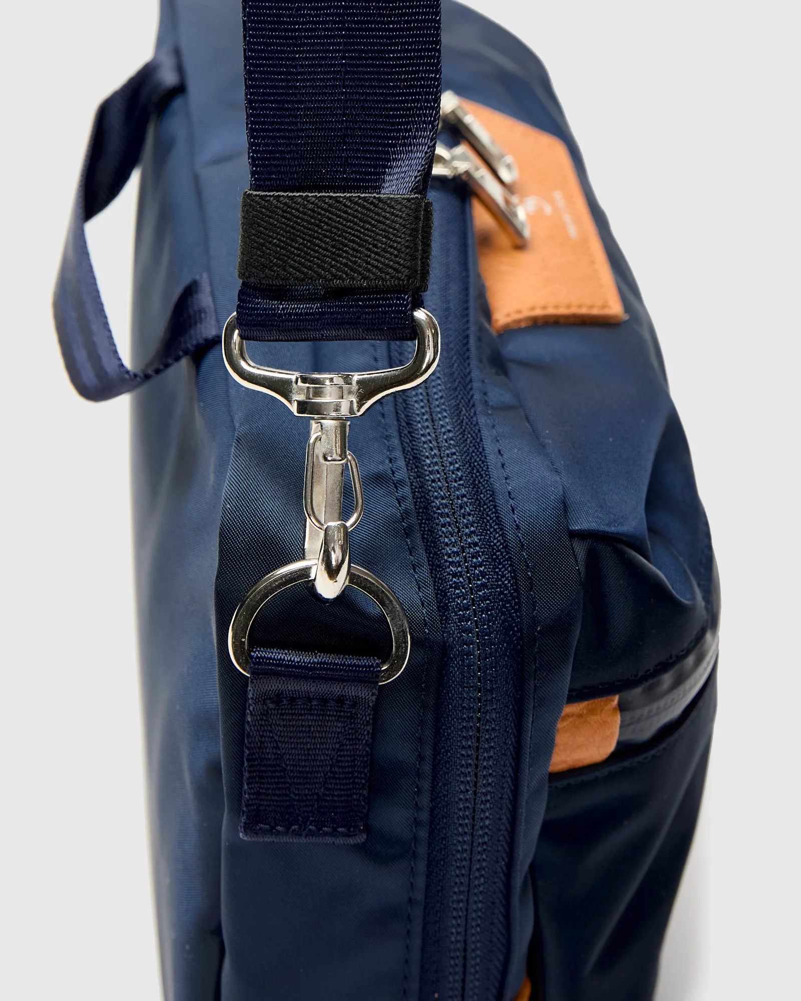 Progress Shoulder Bag in Navy - Image 4