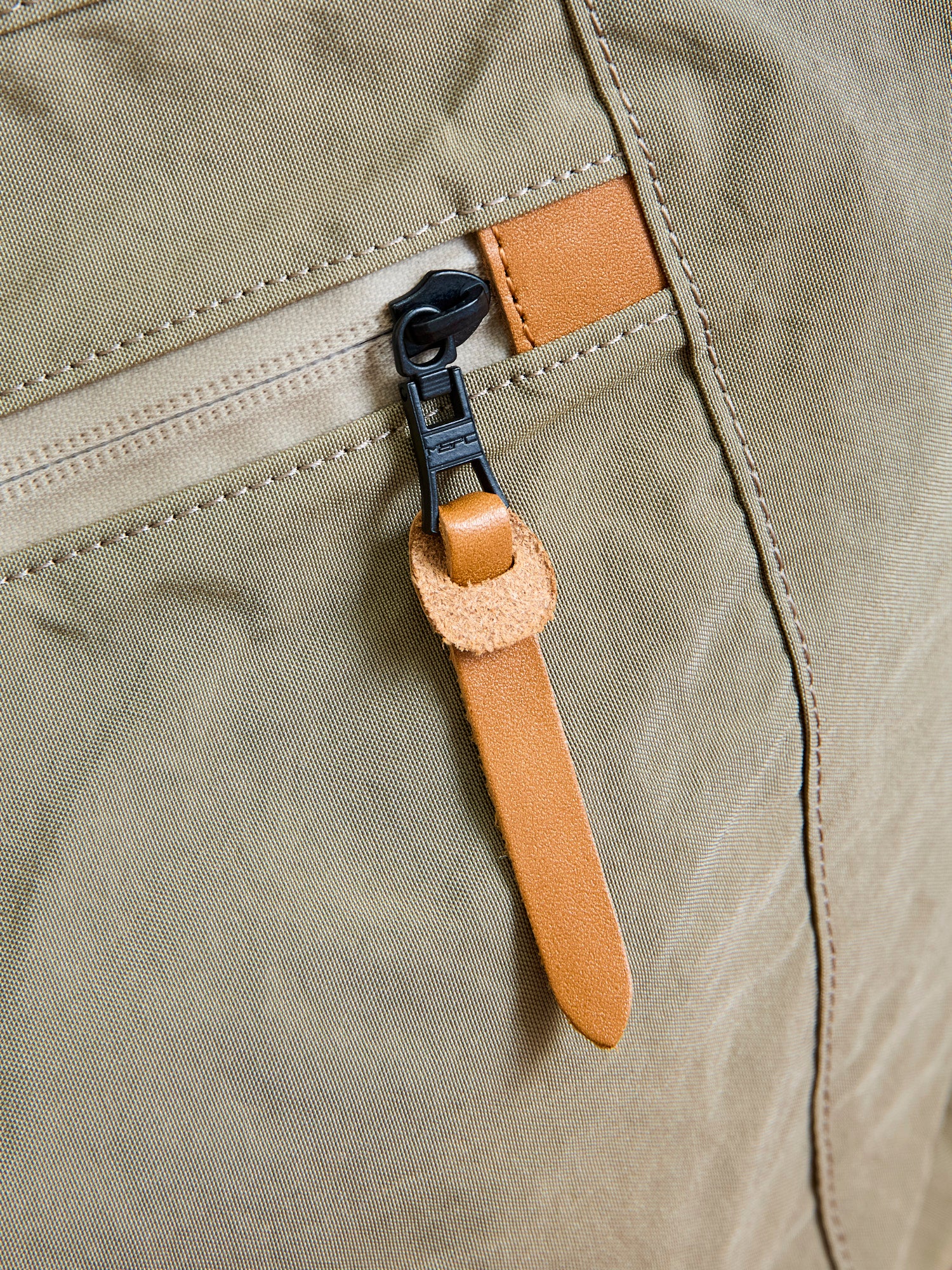 Root Shoulder Tote Bag in Beige - Image 7