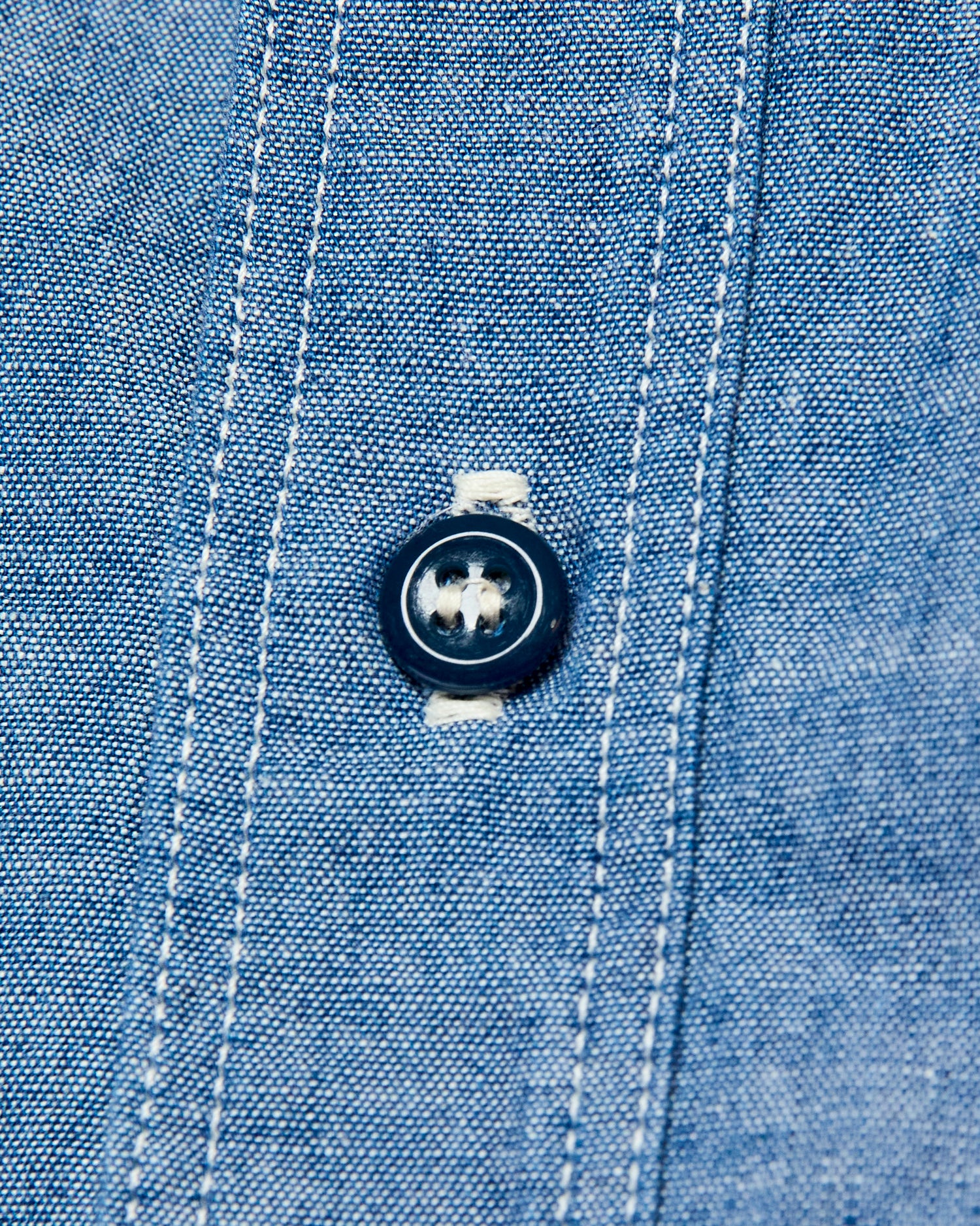 Vintage Fit SS Chambray Work Shirt in Indigo - Image 5