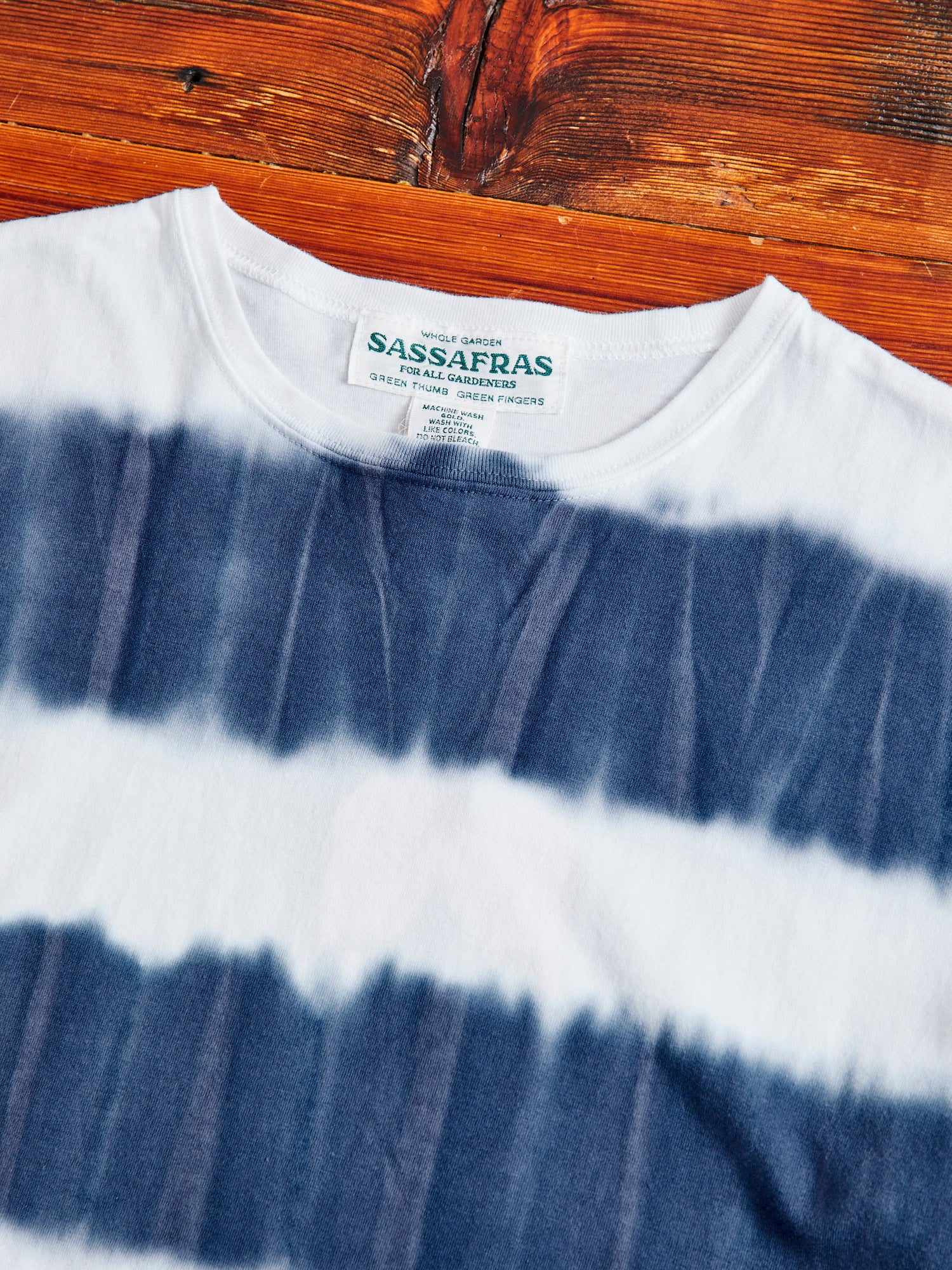 Stratum Tie-Dye Border T-Shirt in Navy - Image 3