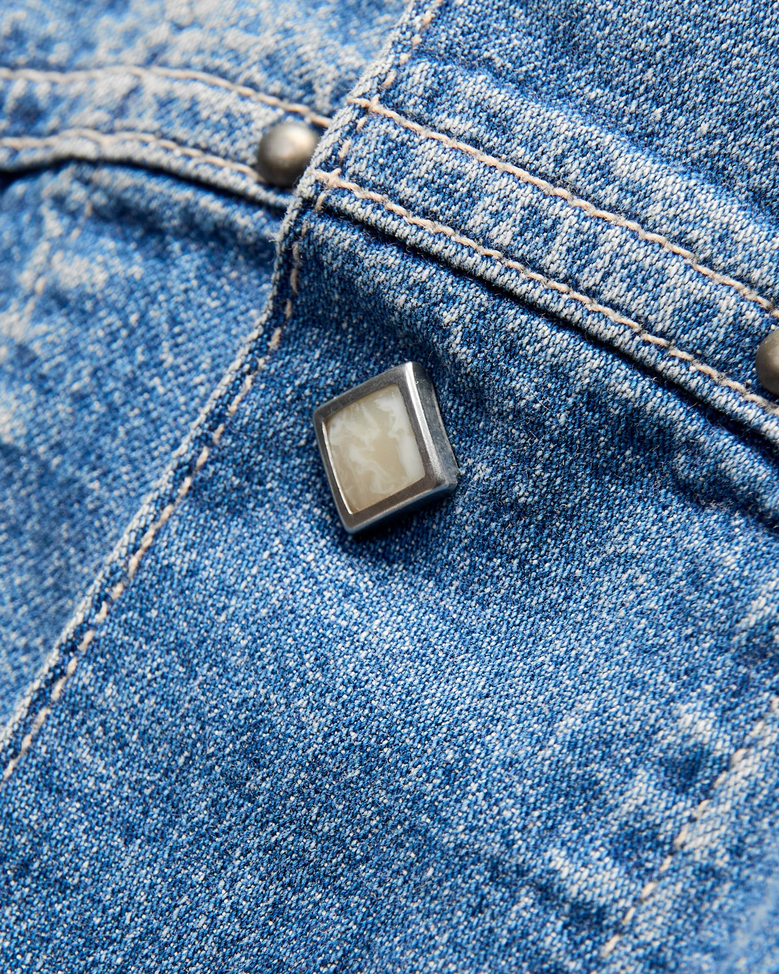 Studded Sawtooth Denim Shirt Jacket in Dillon Wash - Image 4