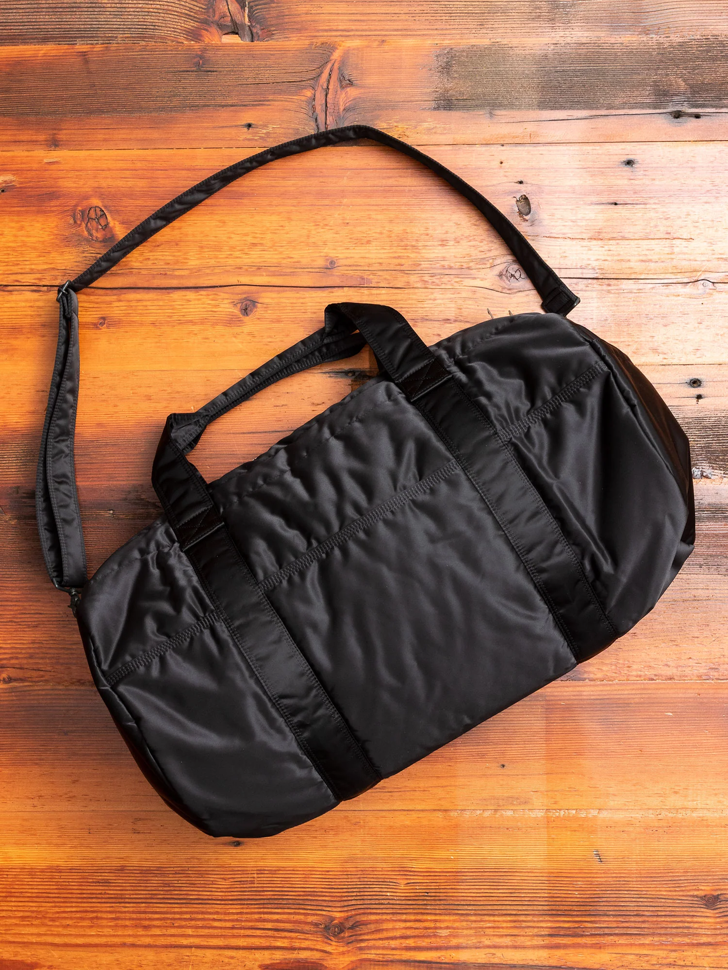 "Tanker" 2-Way Boston Bag (M) in Black - Image 15