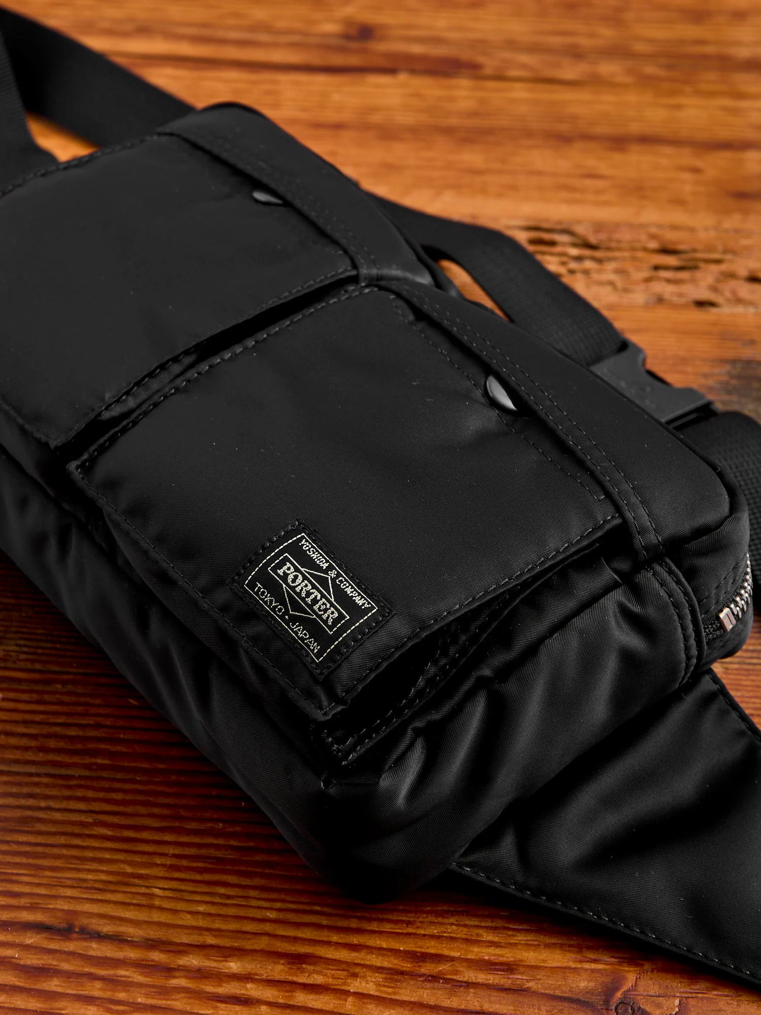 "Tanker" Waist Bag in Black - Image 3