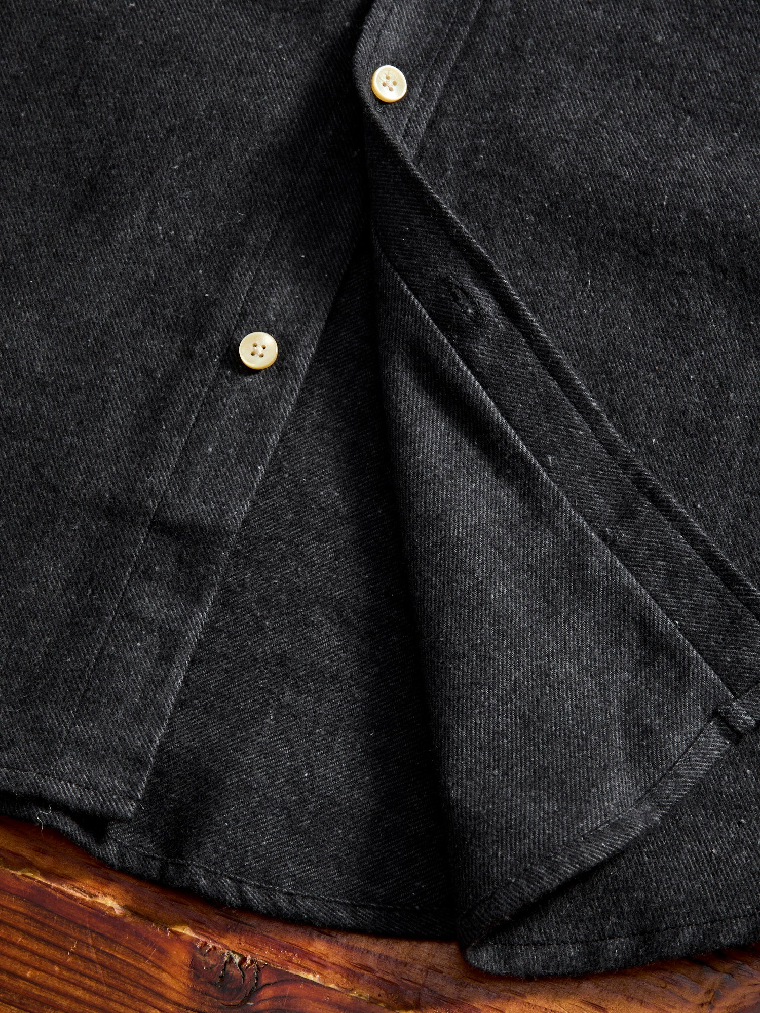 Teca Button-Up Shirt in Grey - Image 7