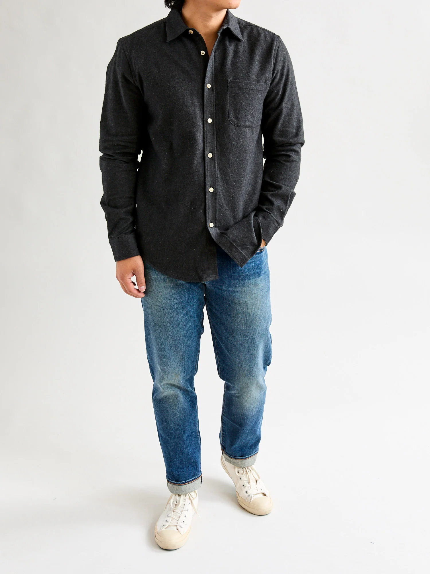 Teca Button-Up Shirt in Grey - Image 9