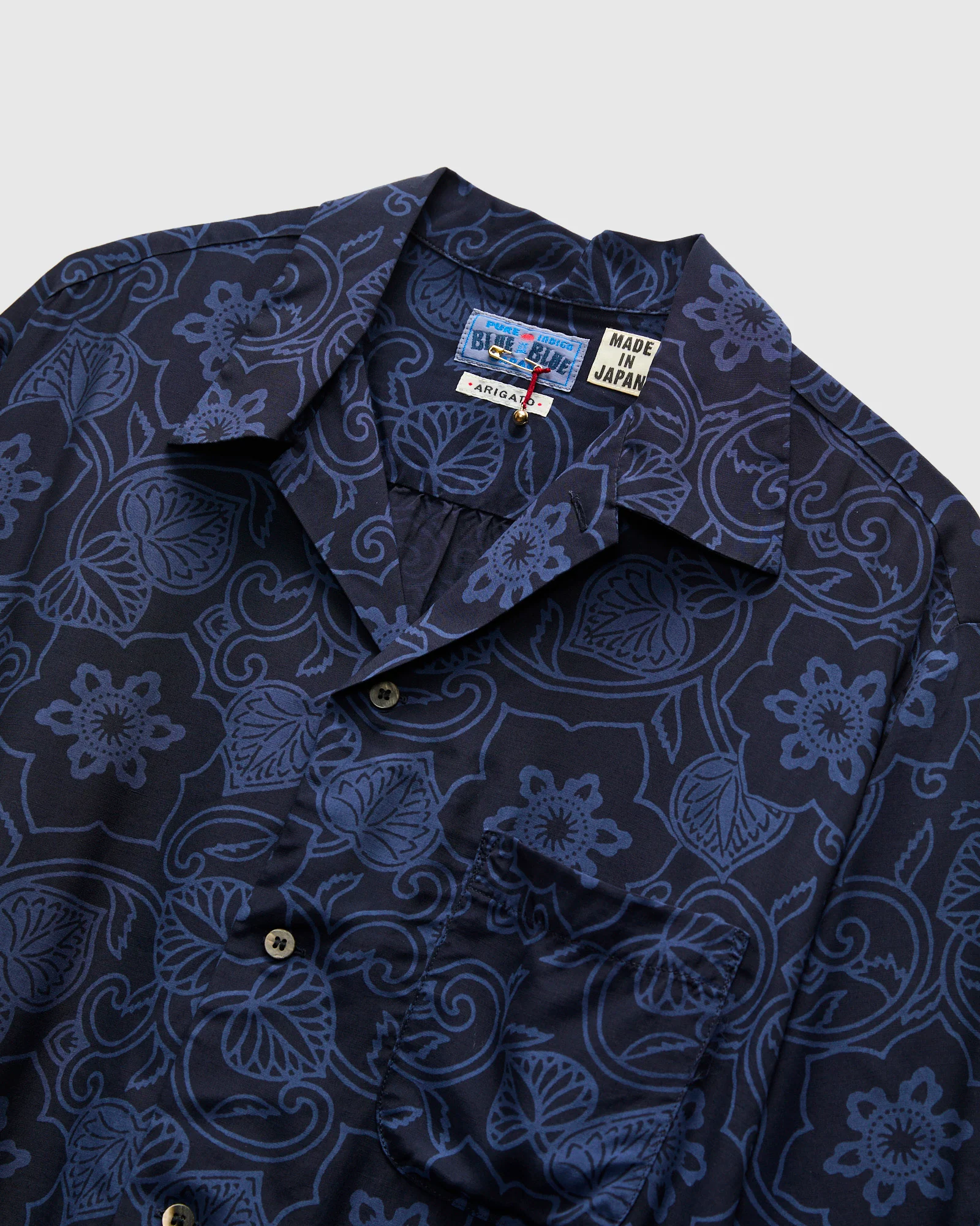 "Tessenka" Bassen Aloha Shirt in Dark Navy - Image 4