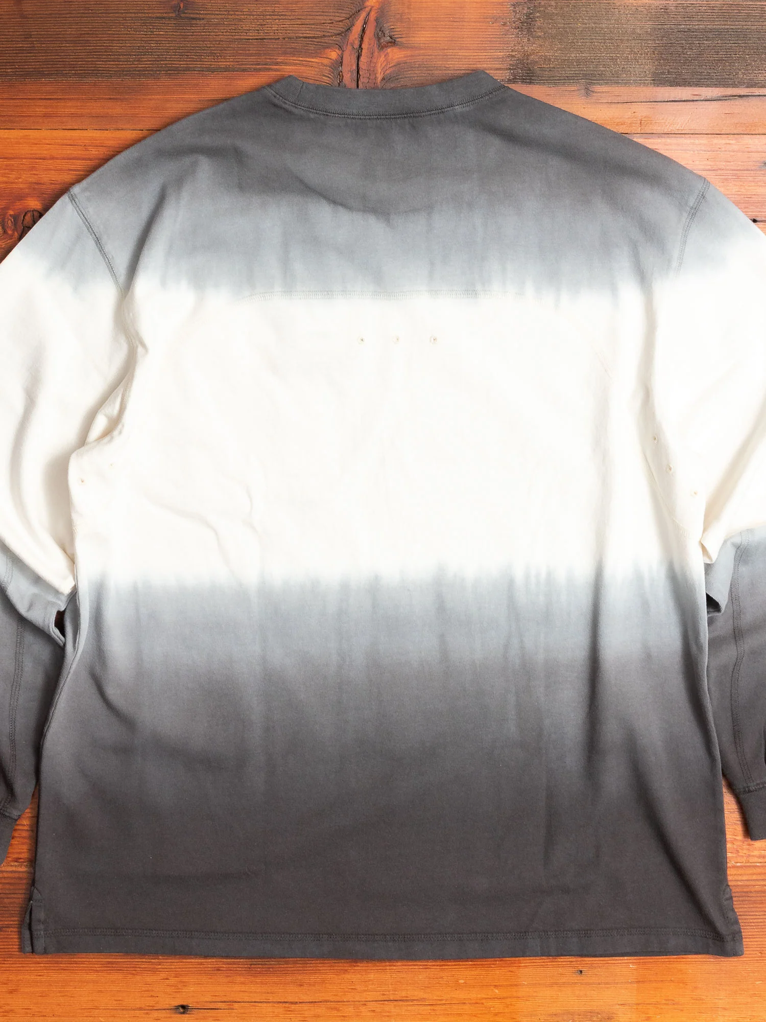Tie-Dye T-Shirt in Grey - Image 7